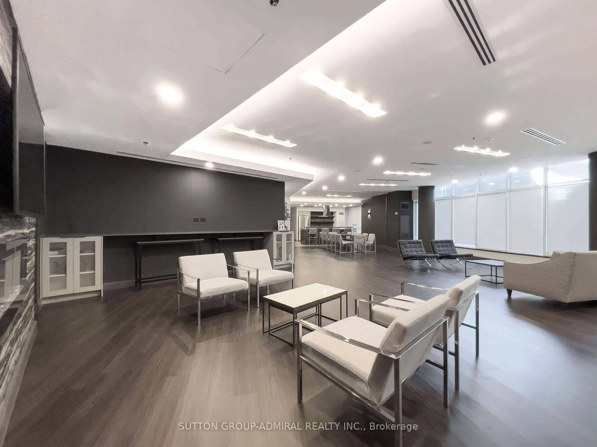 33 Bay Street, #1810