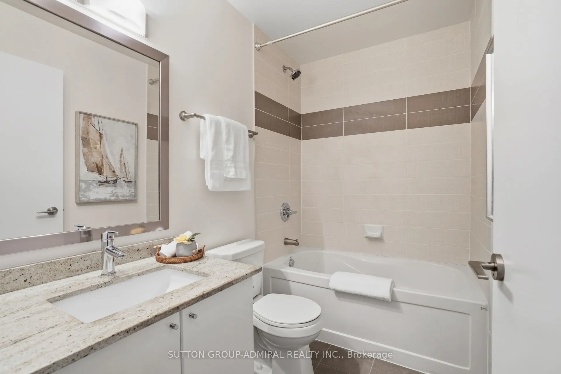 33 Bay Street, #1810