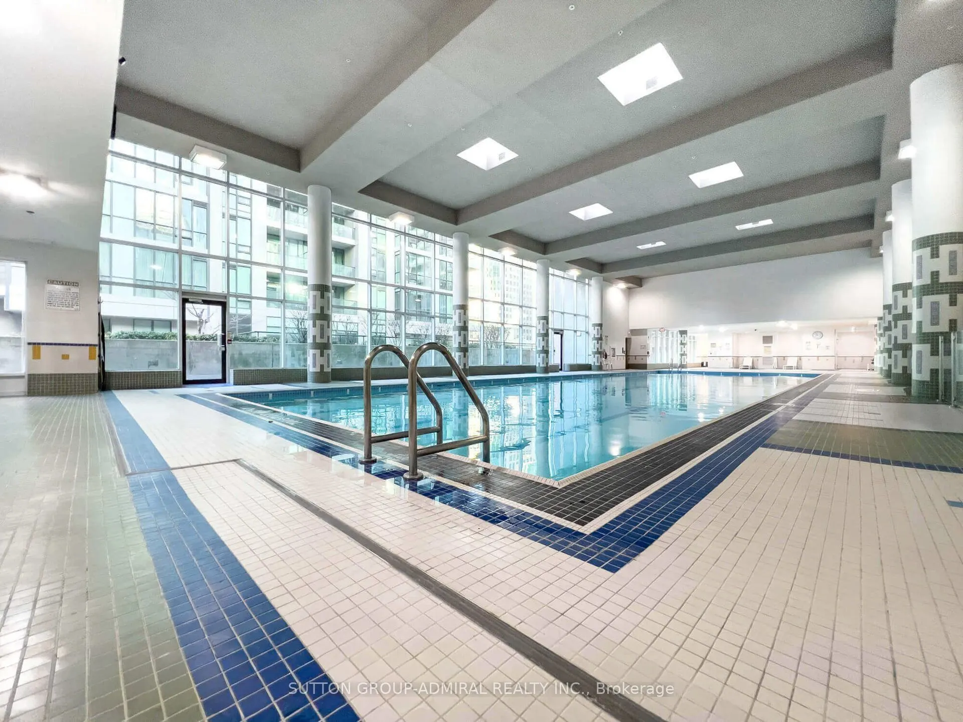 33 Bay Street, #1810