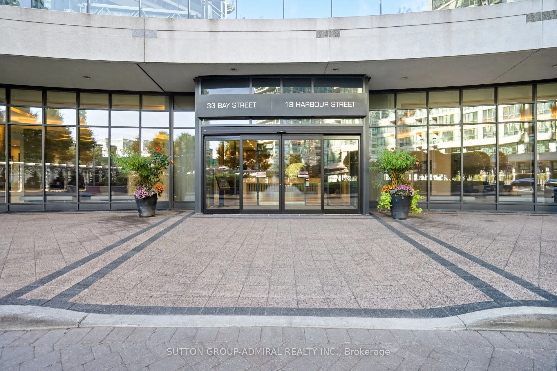 33 Bay Street, #1810
