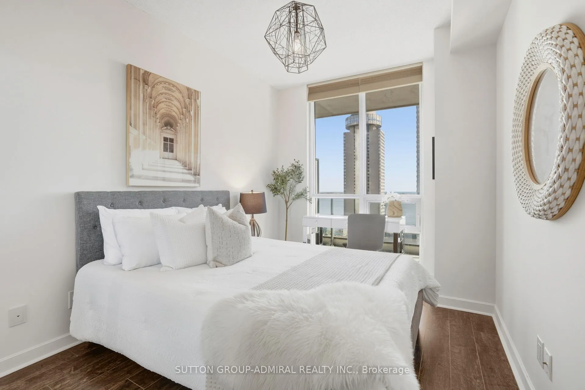 33 Bay Street, #1810