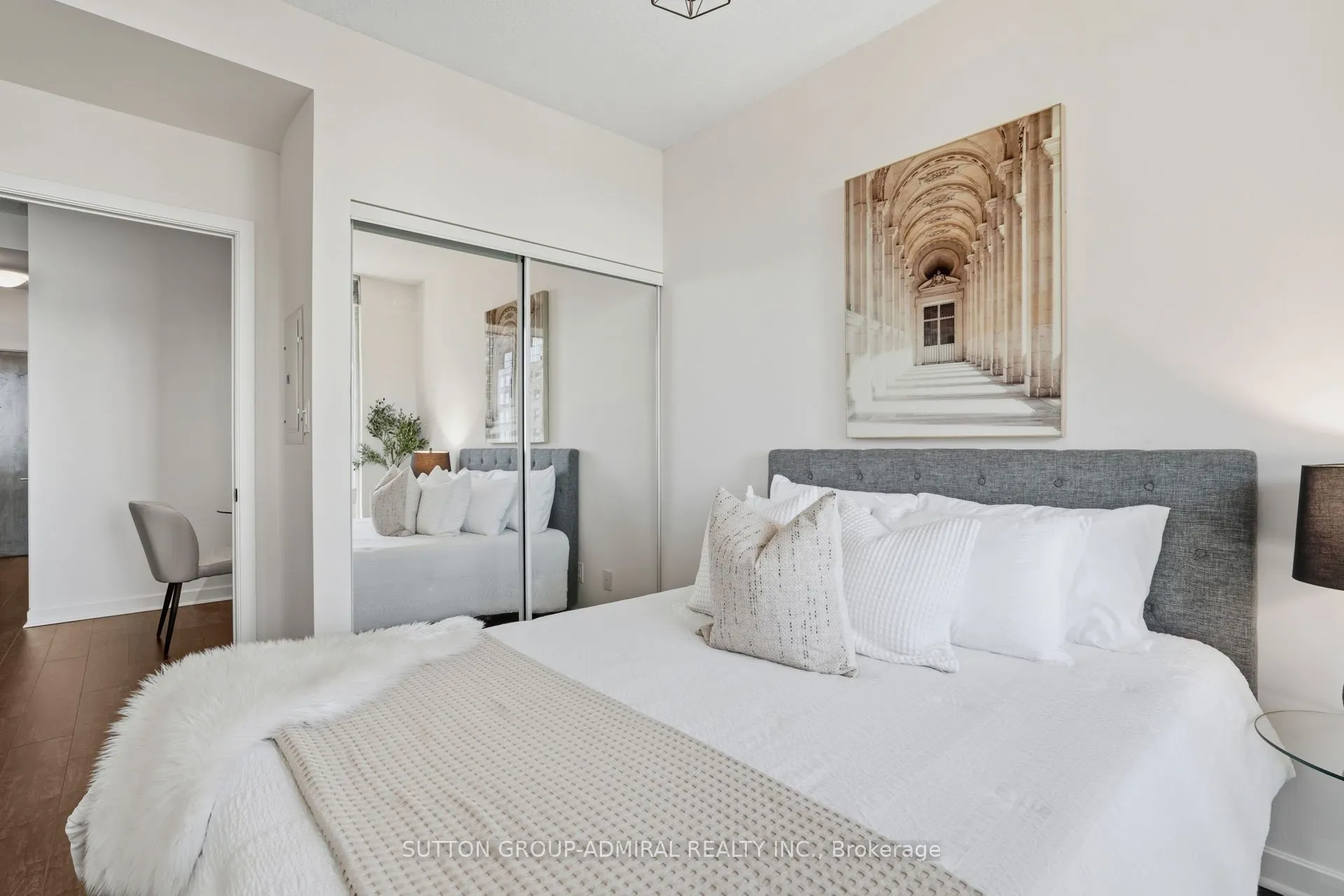 33 Bay Street, #1810