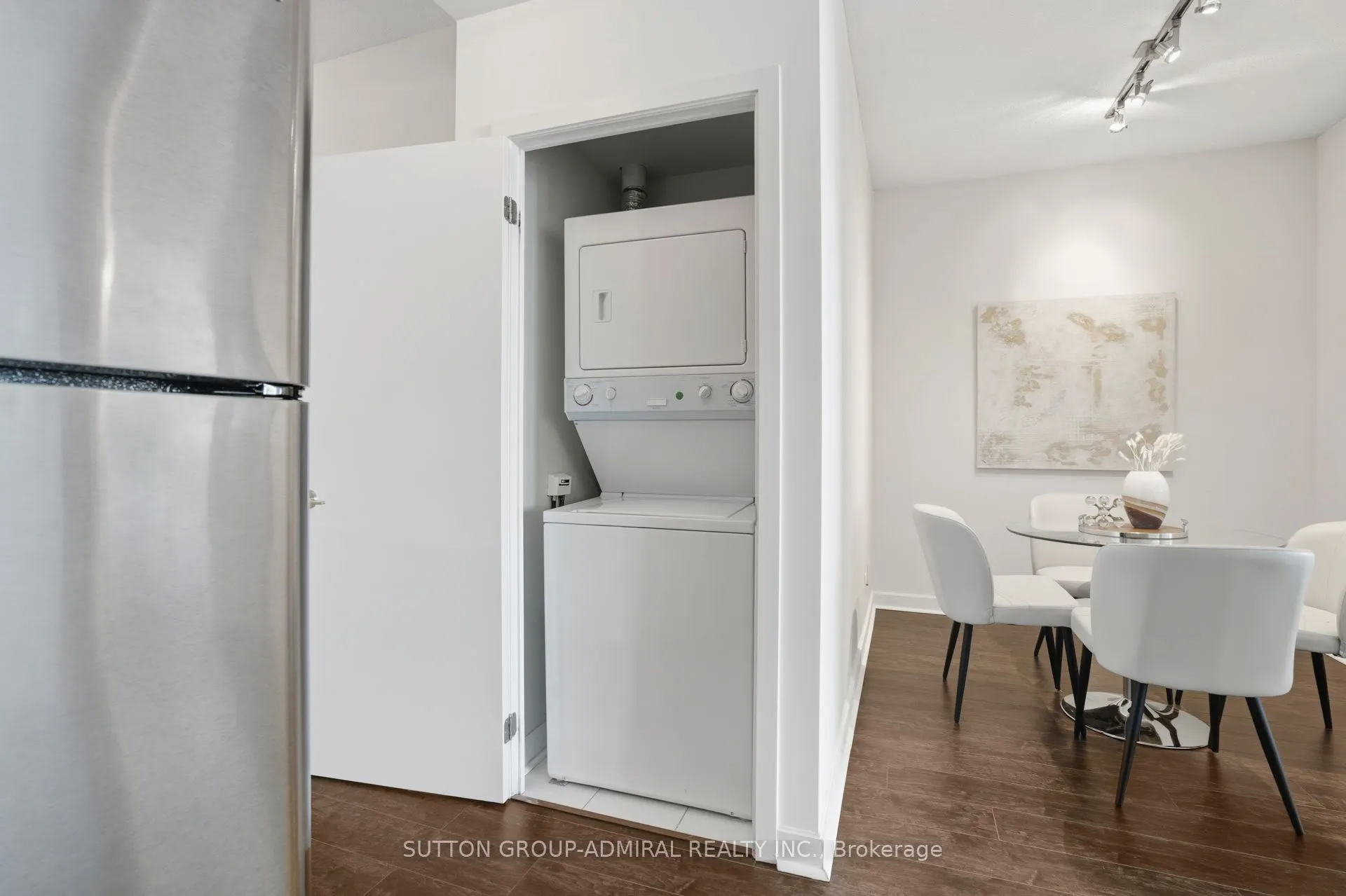 33 Bay Street, #1810
