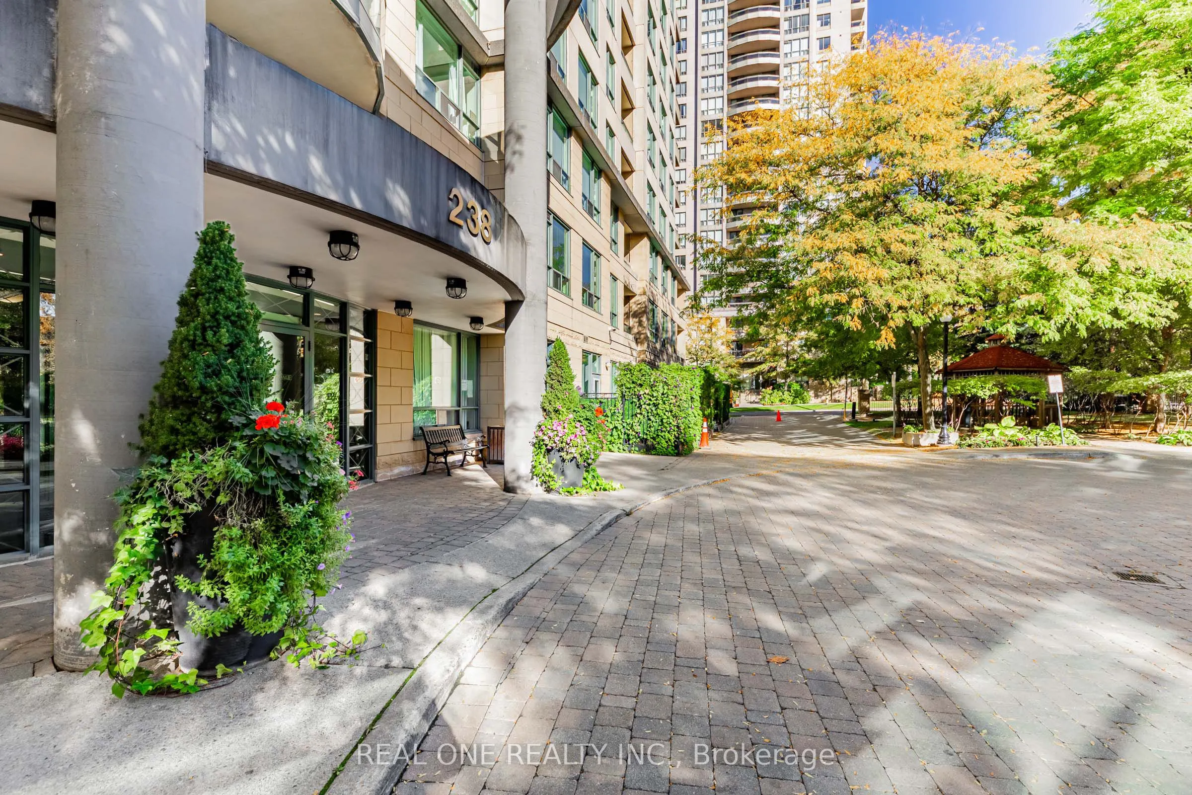238 Doris Avenue, #1503