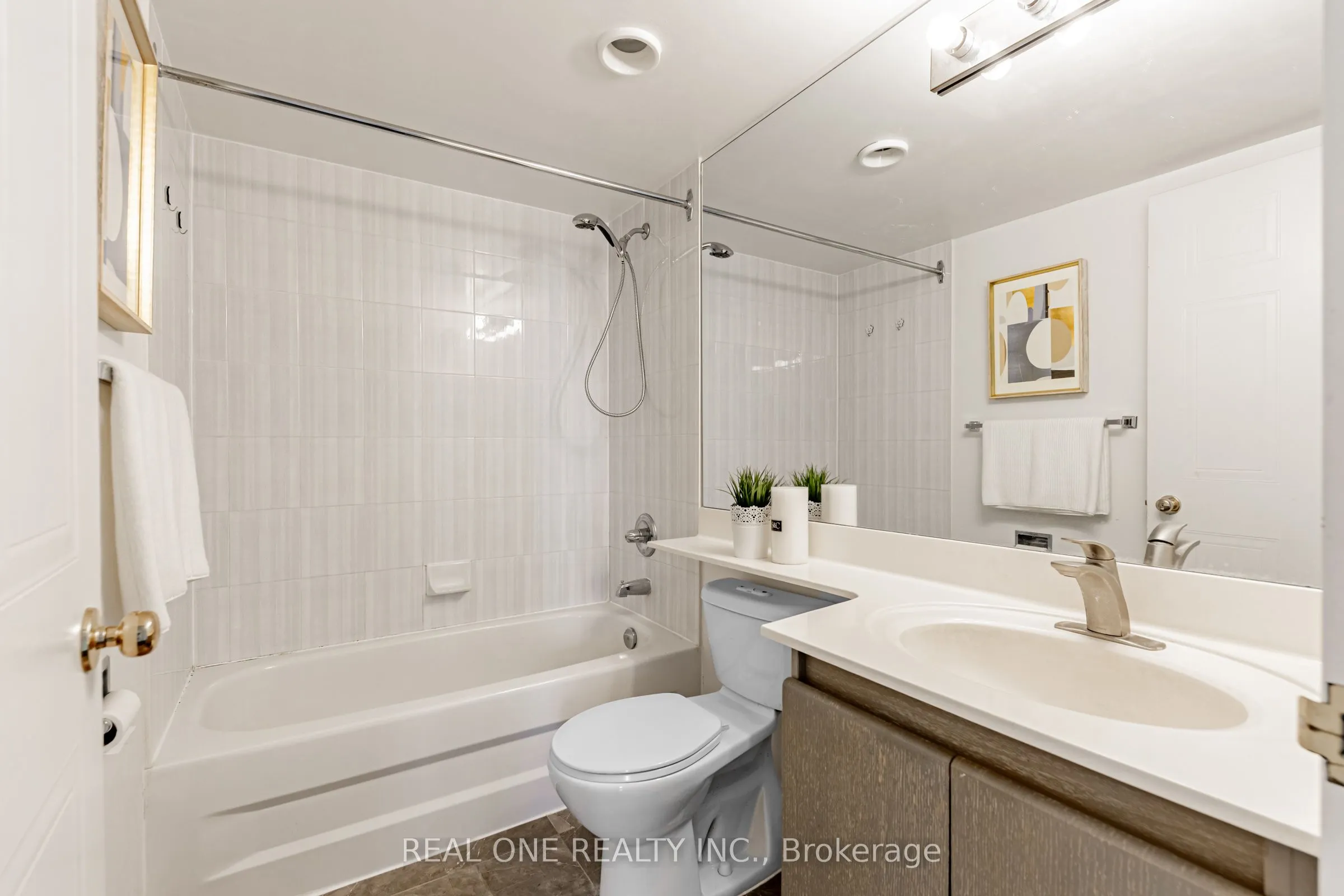 238 Doris Avenue, #1503