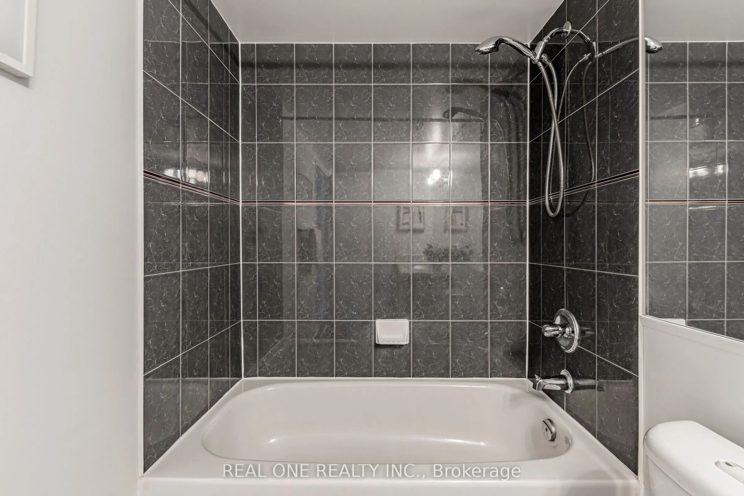 238 Doris Avenue, #1503