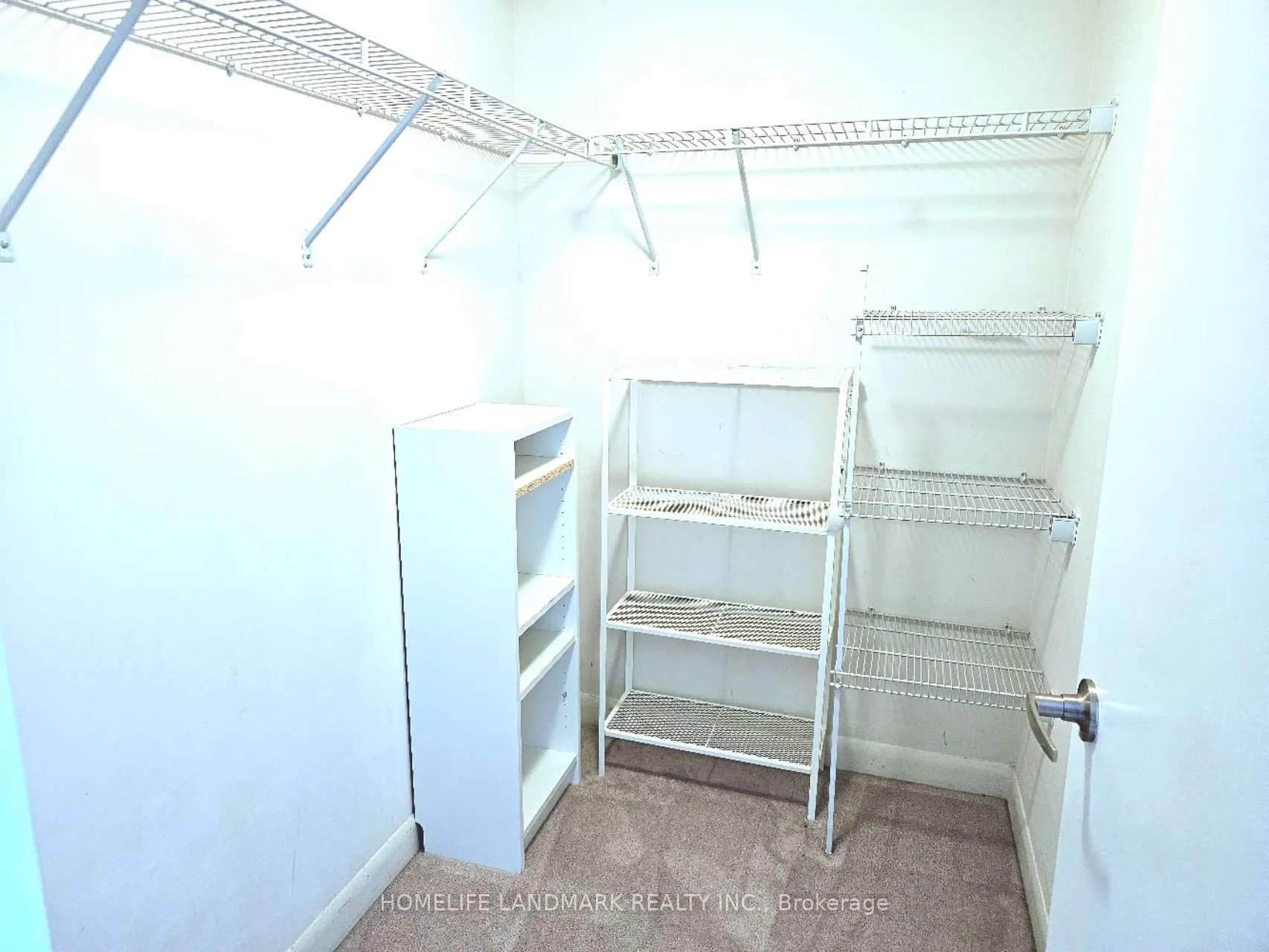 525 Wilson Avenue, #527