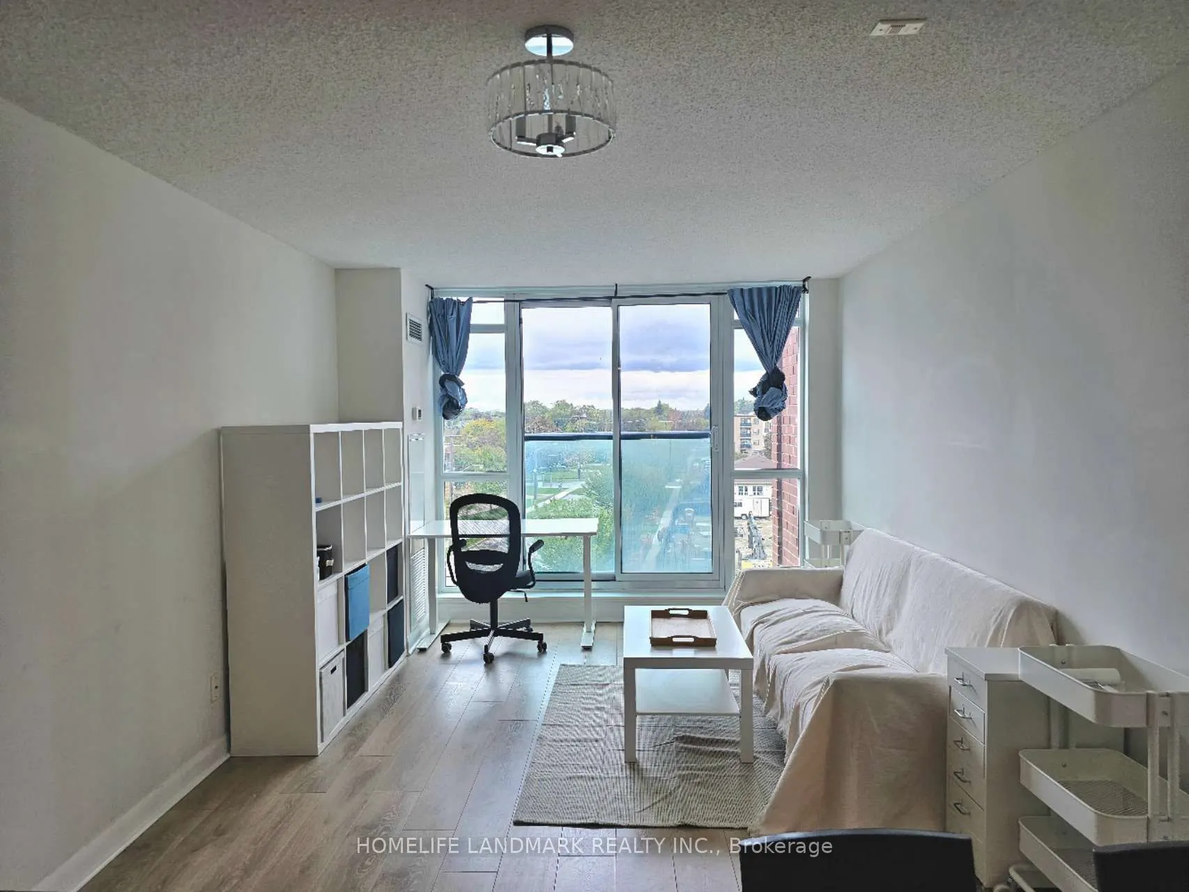 525 Wilson Avenue, #527