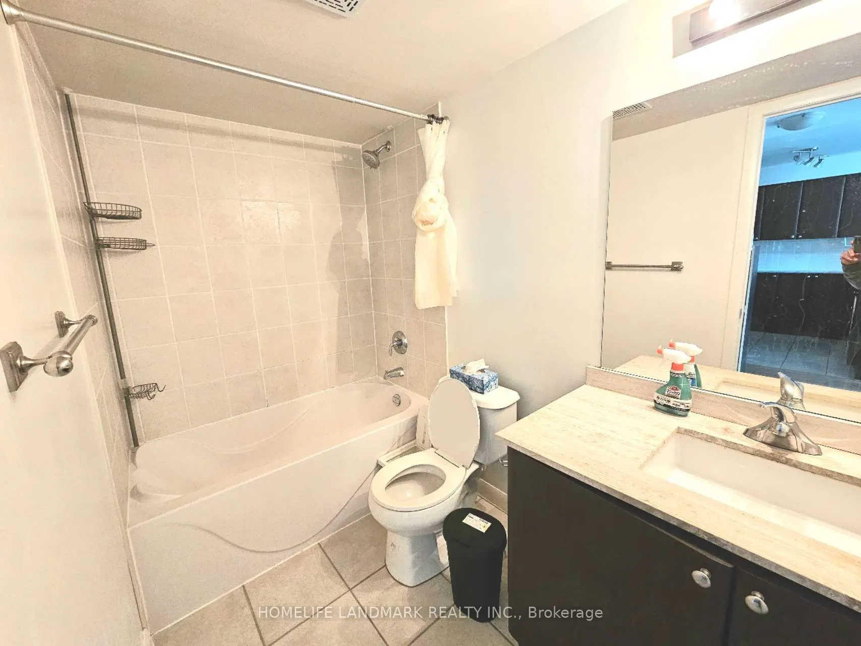525 Wilson Avenue, #527