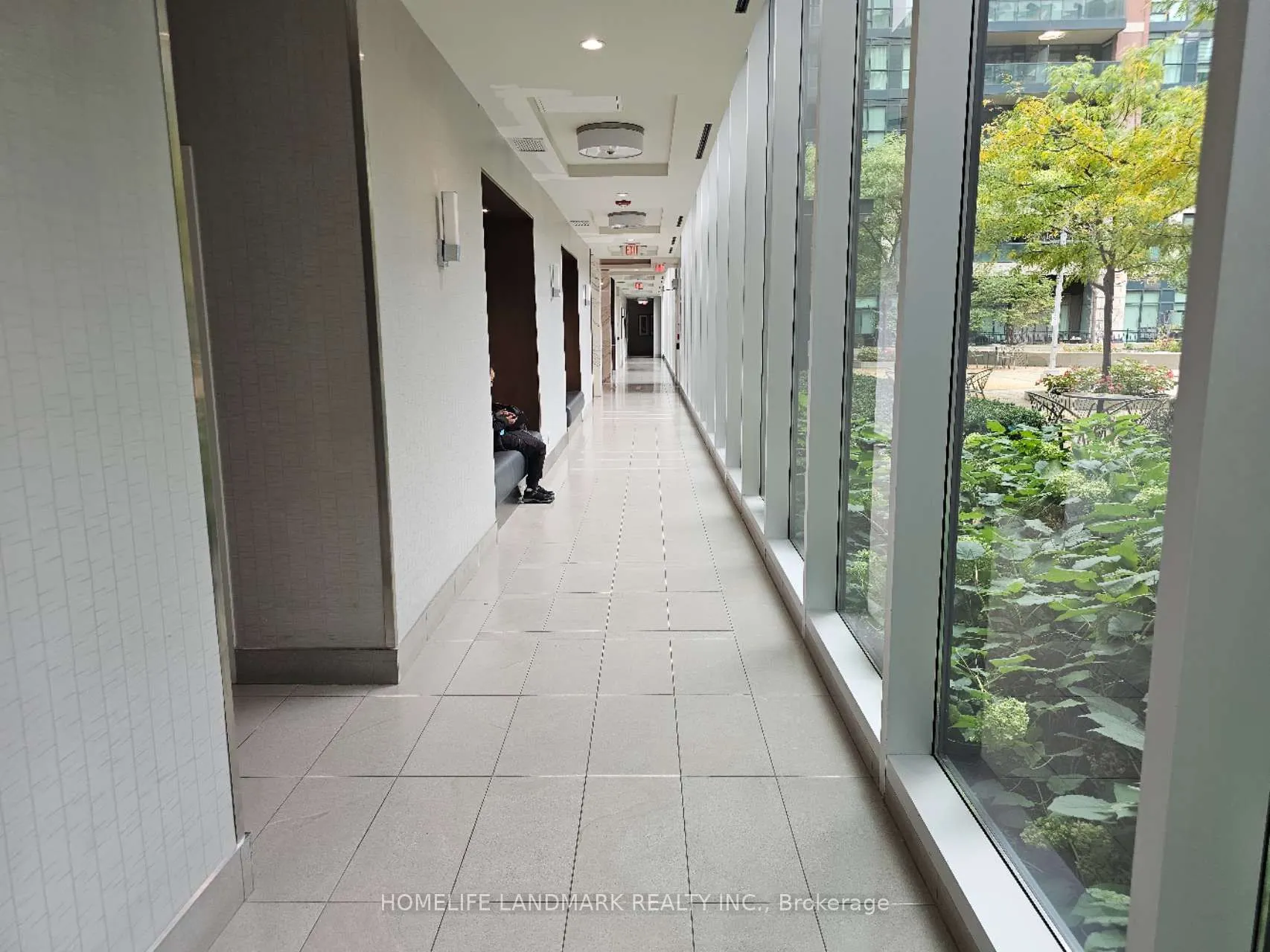 525 Wilson Avenue, #527