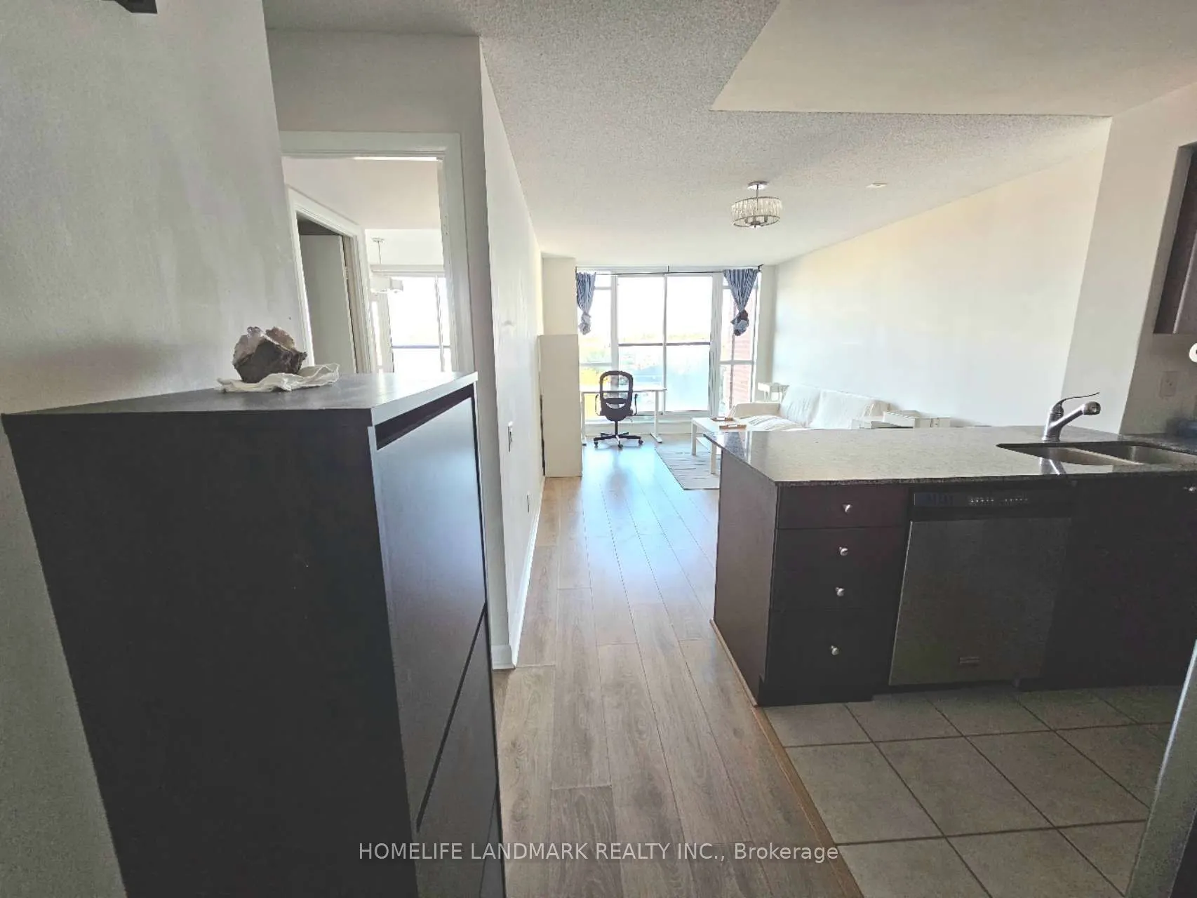 525 Wilson Avenue, #527