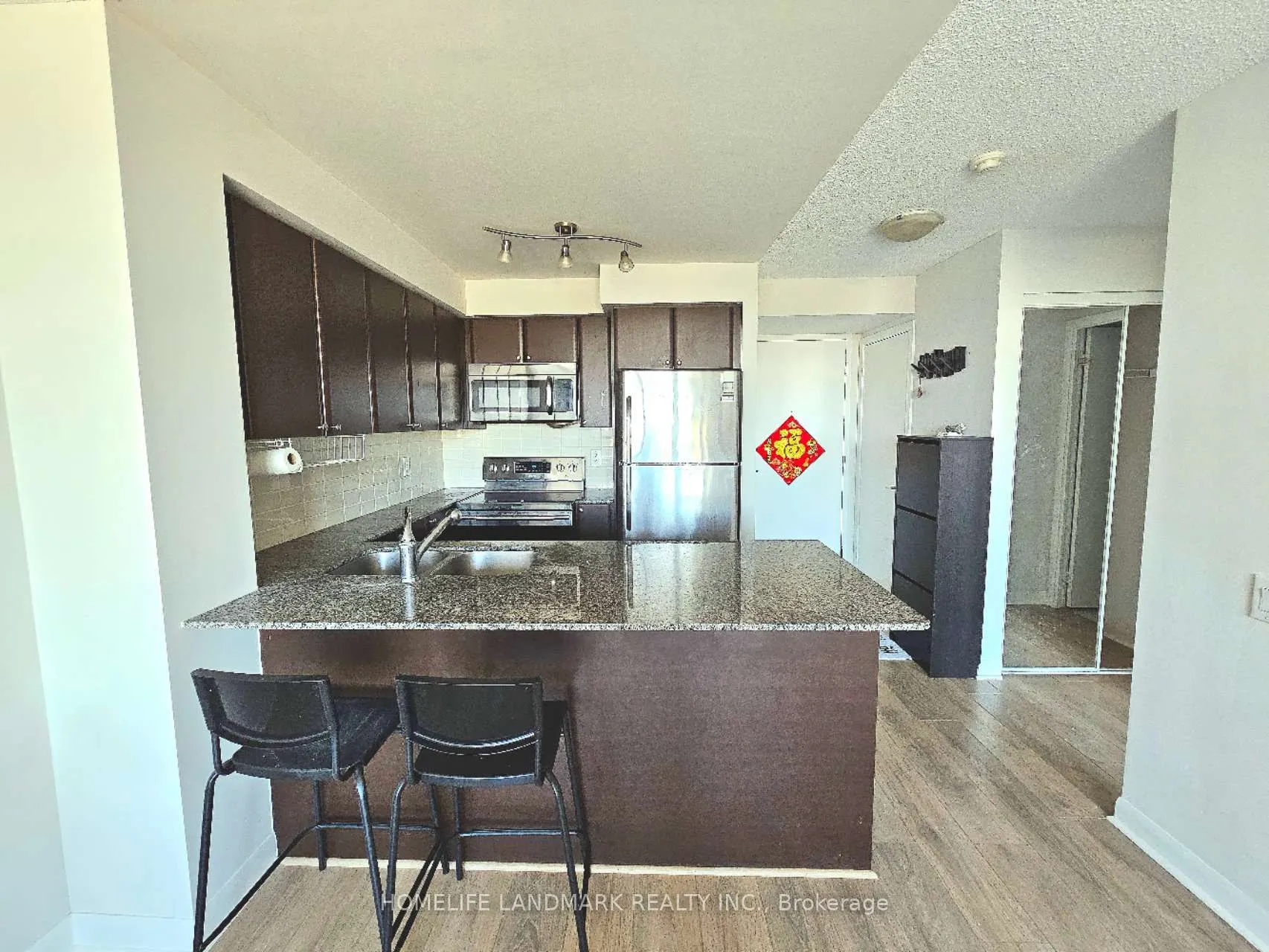 525 Wilson Avenue, #527