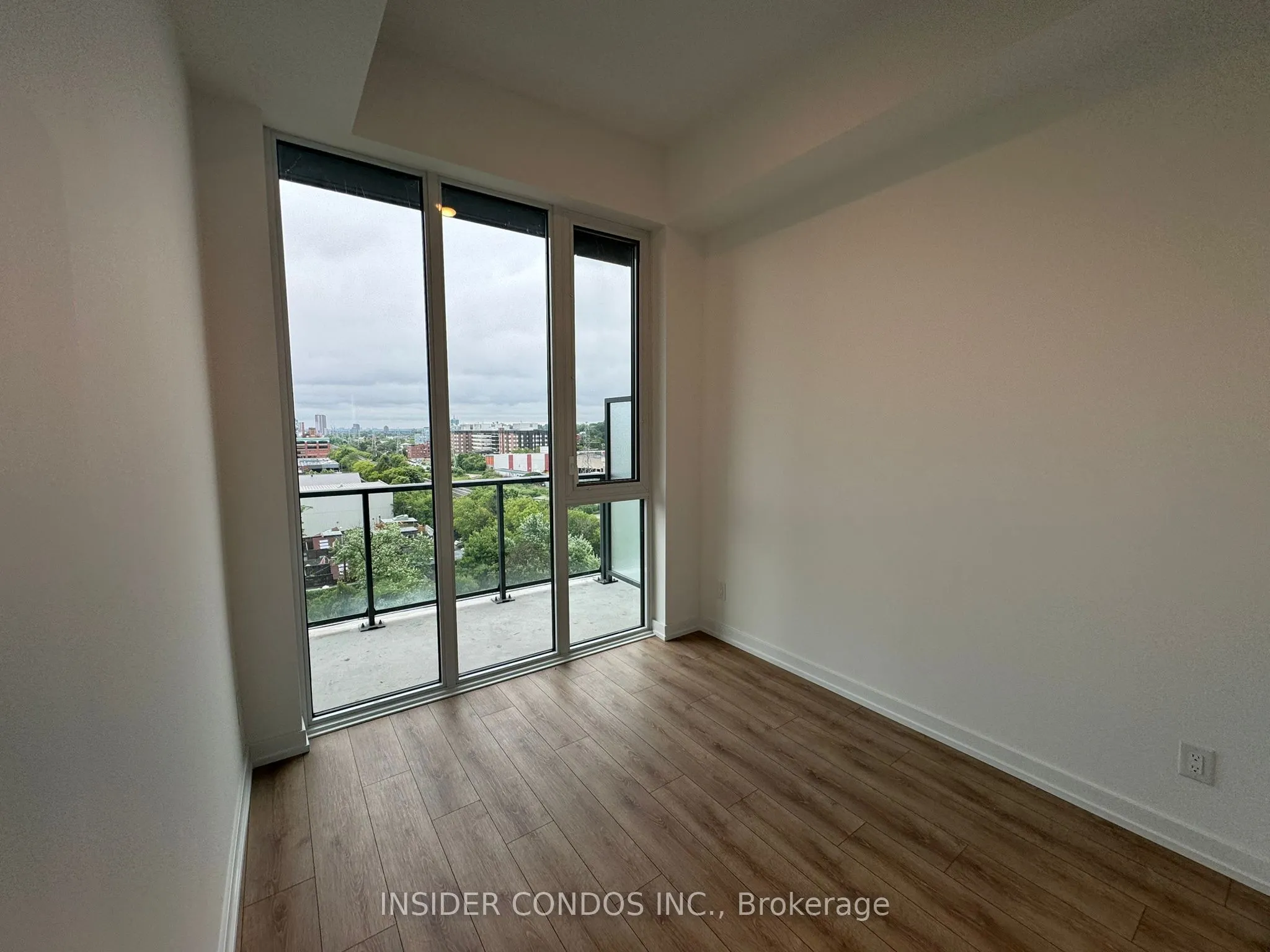 500 Dupont Street, #805