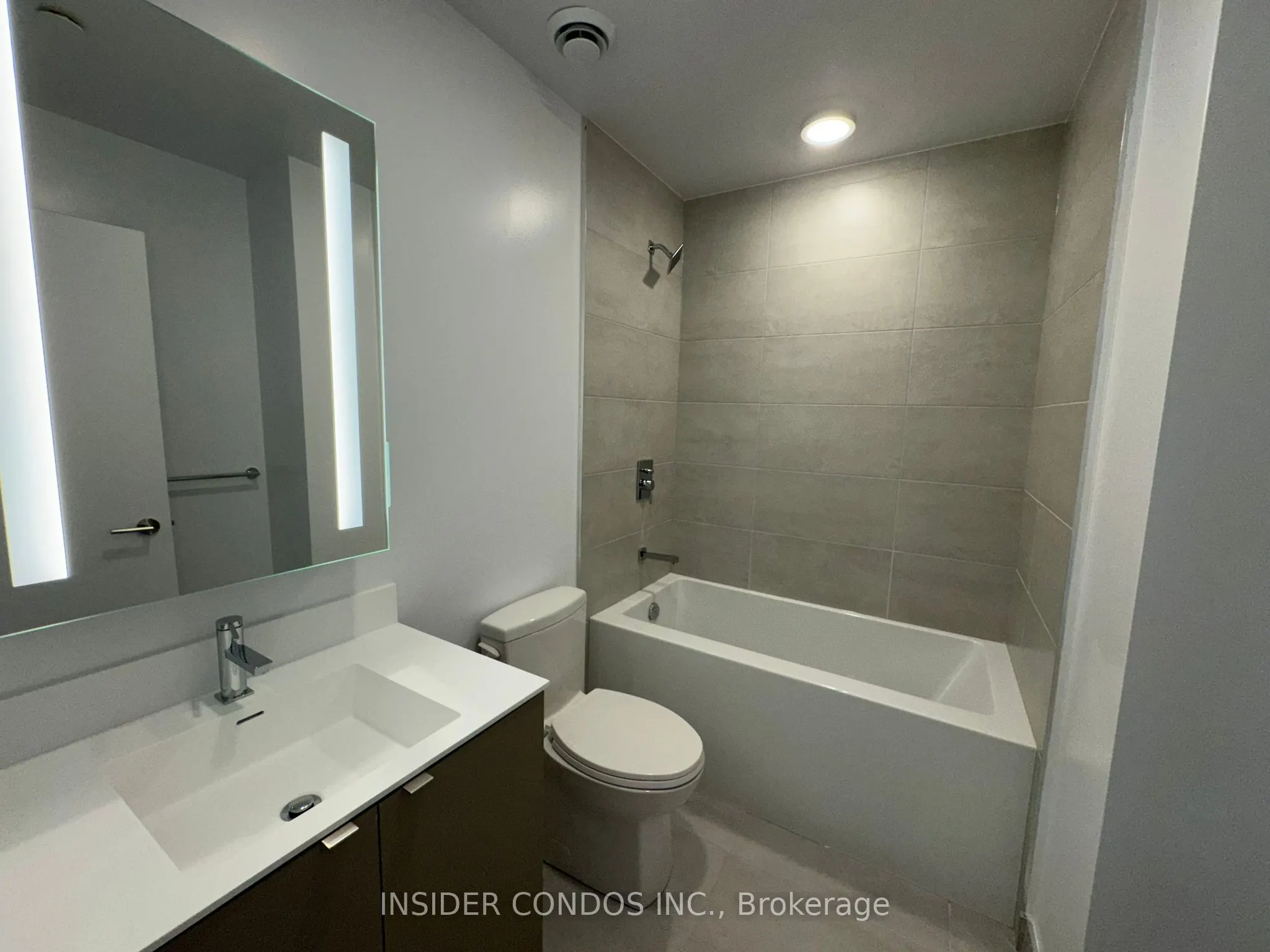 500 Dupont Street, #805