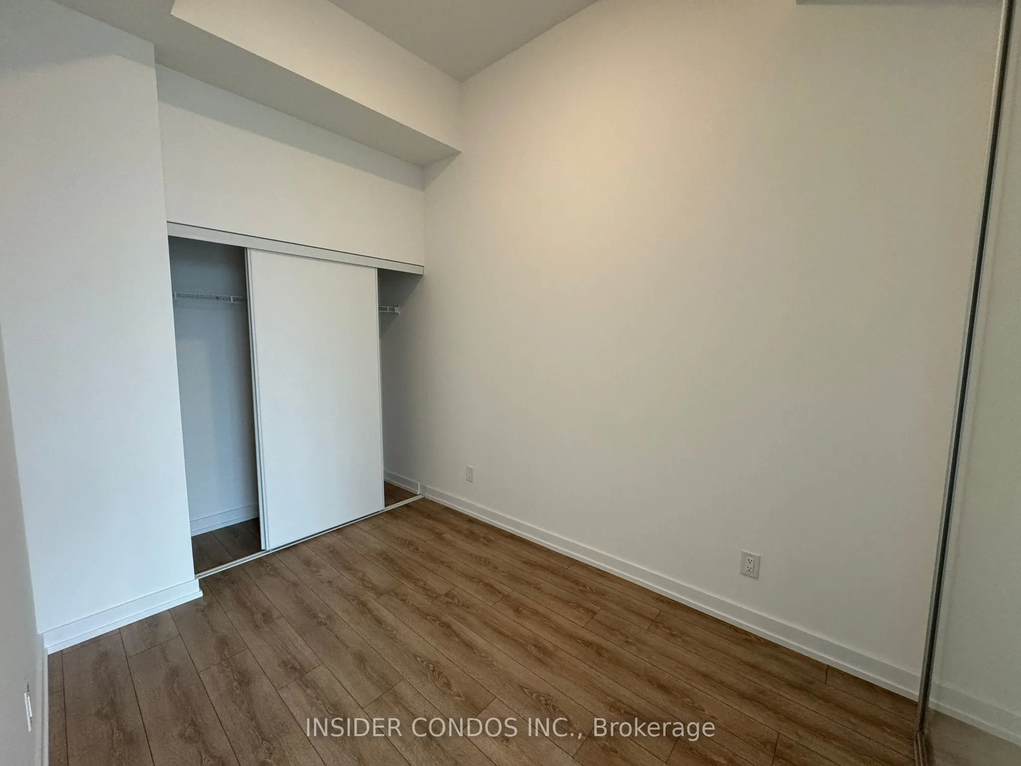 500 Dupont Street, #805