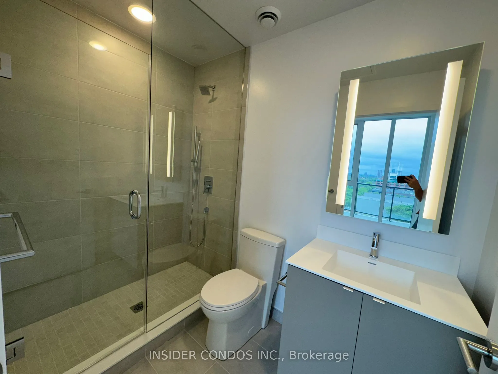 500 Dupont Street, #805