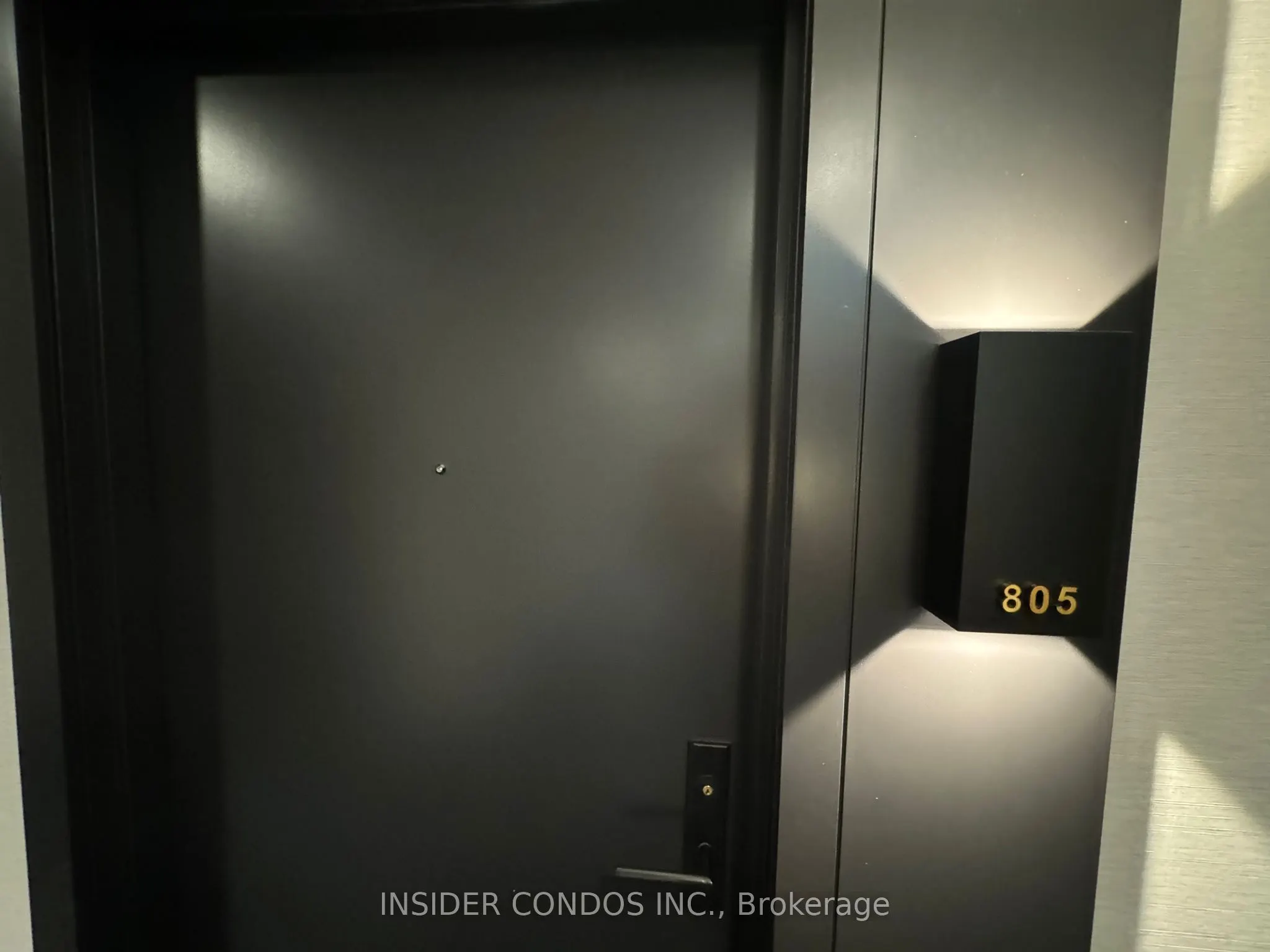 500 Dupont Street, #805