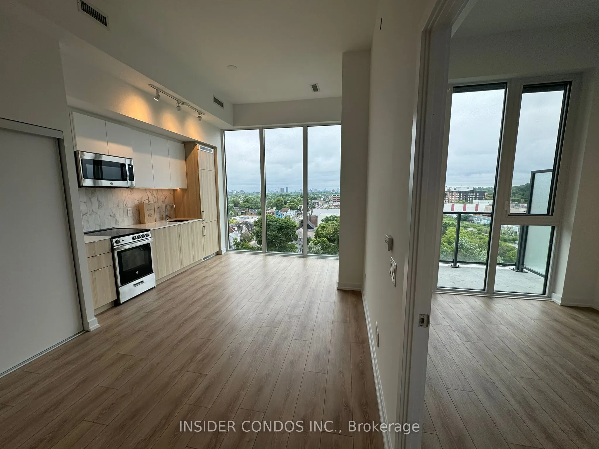500 Dupont Street, #805