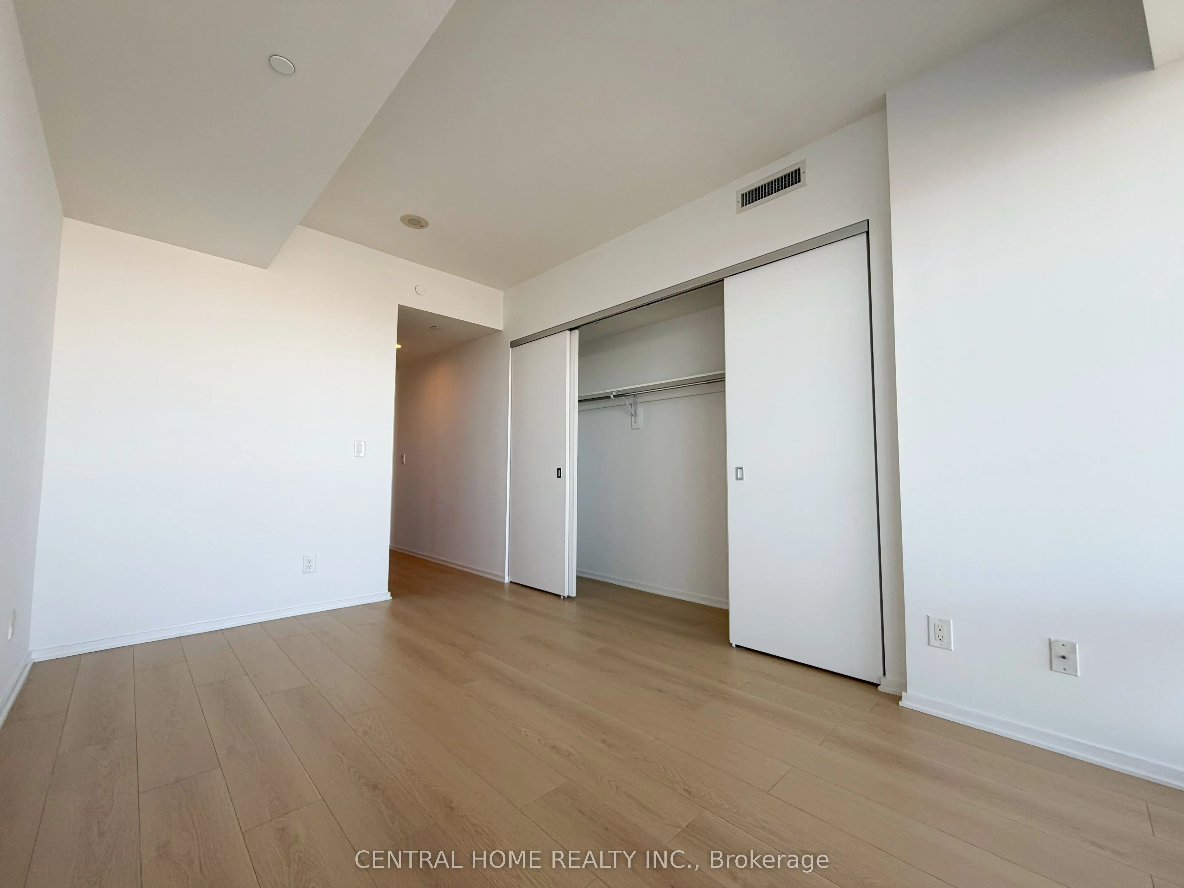 1 Bloor Street E, #5609