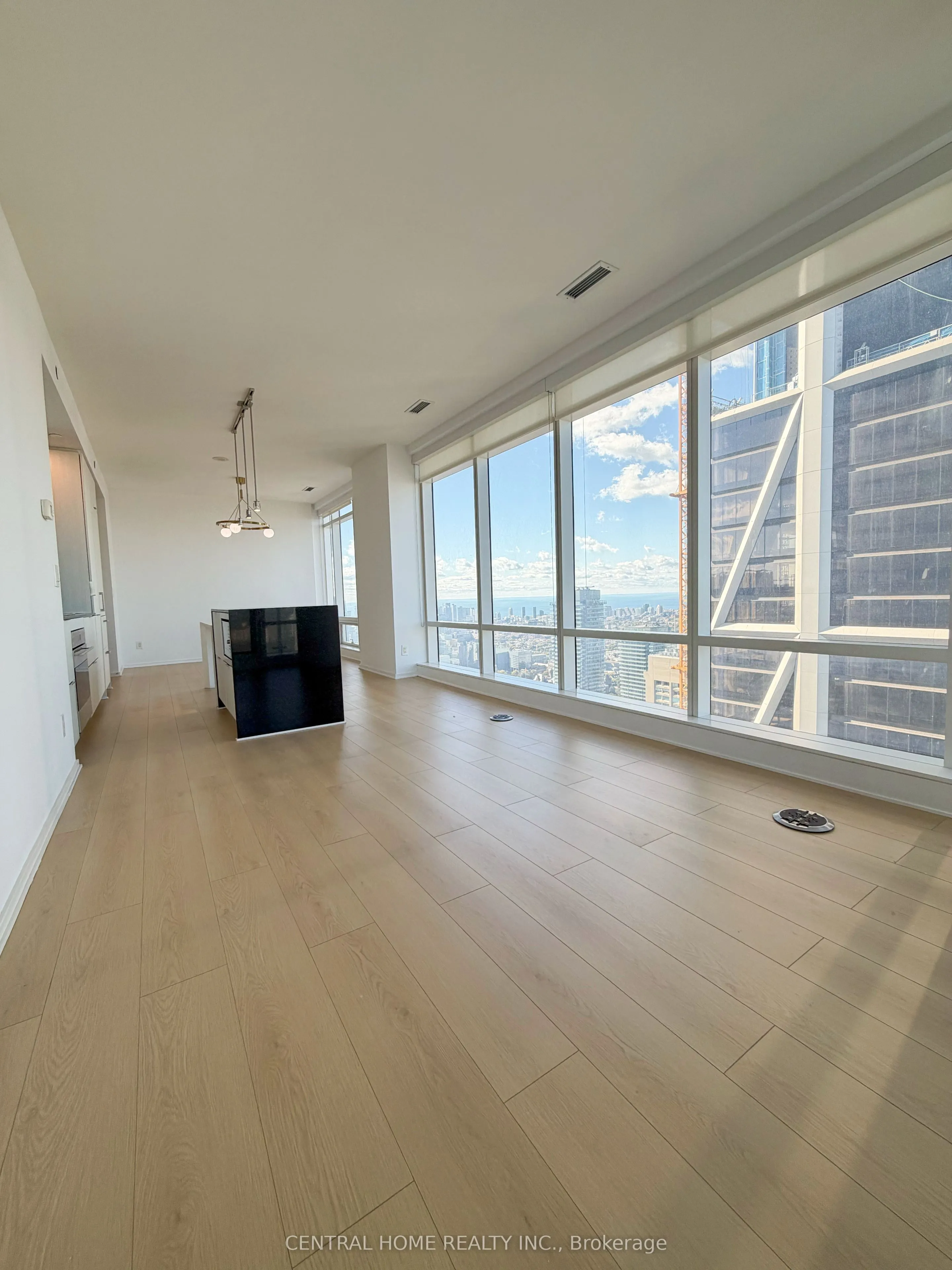 1 Bloor Street E, #5609