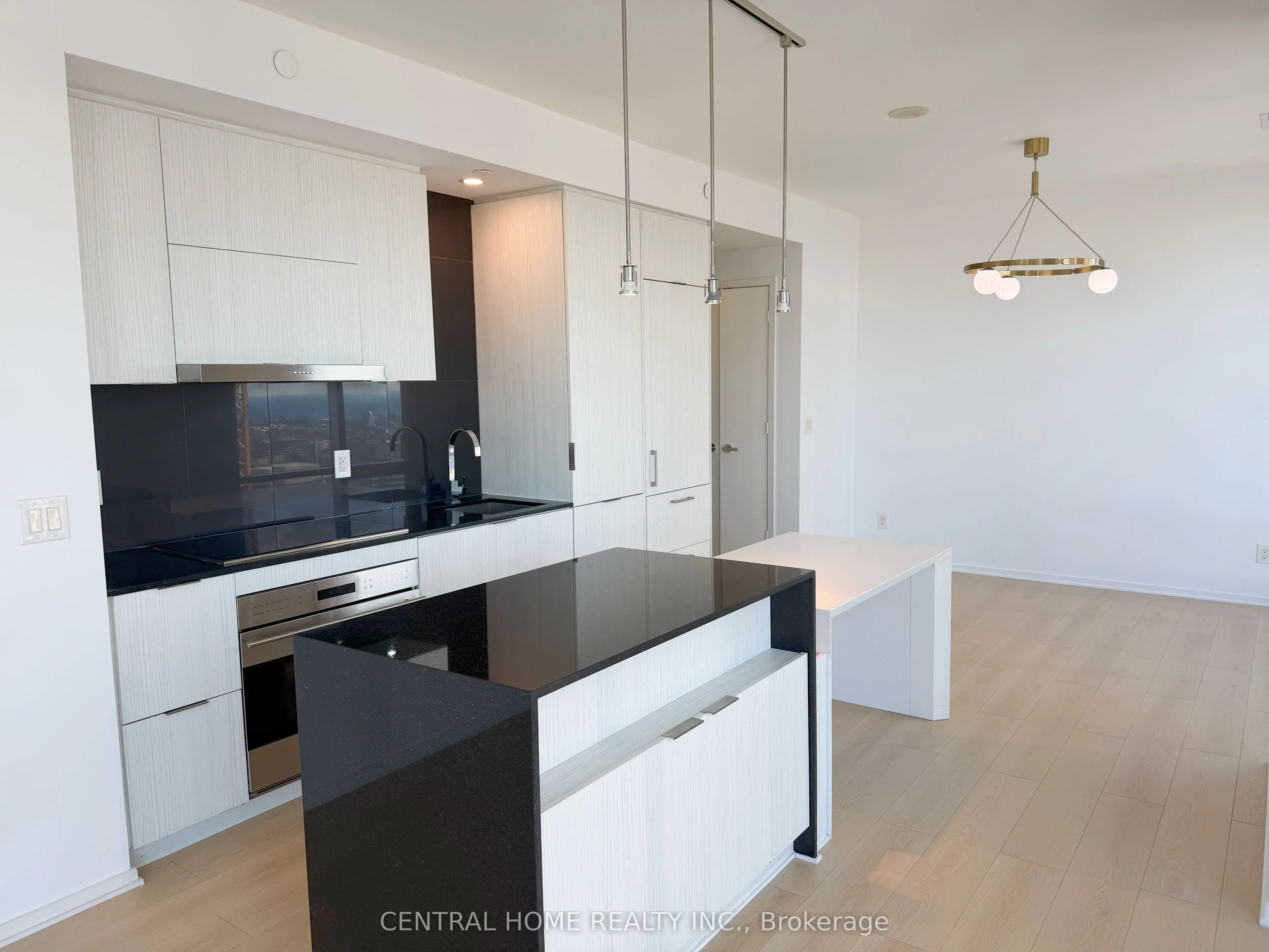 1 Bloor Street E, #5609