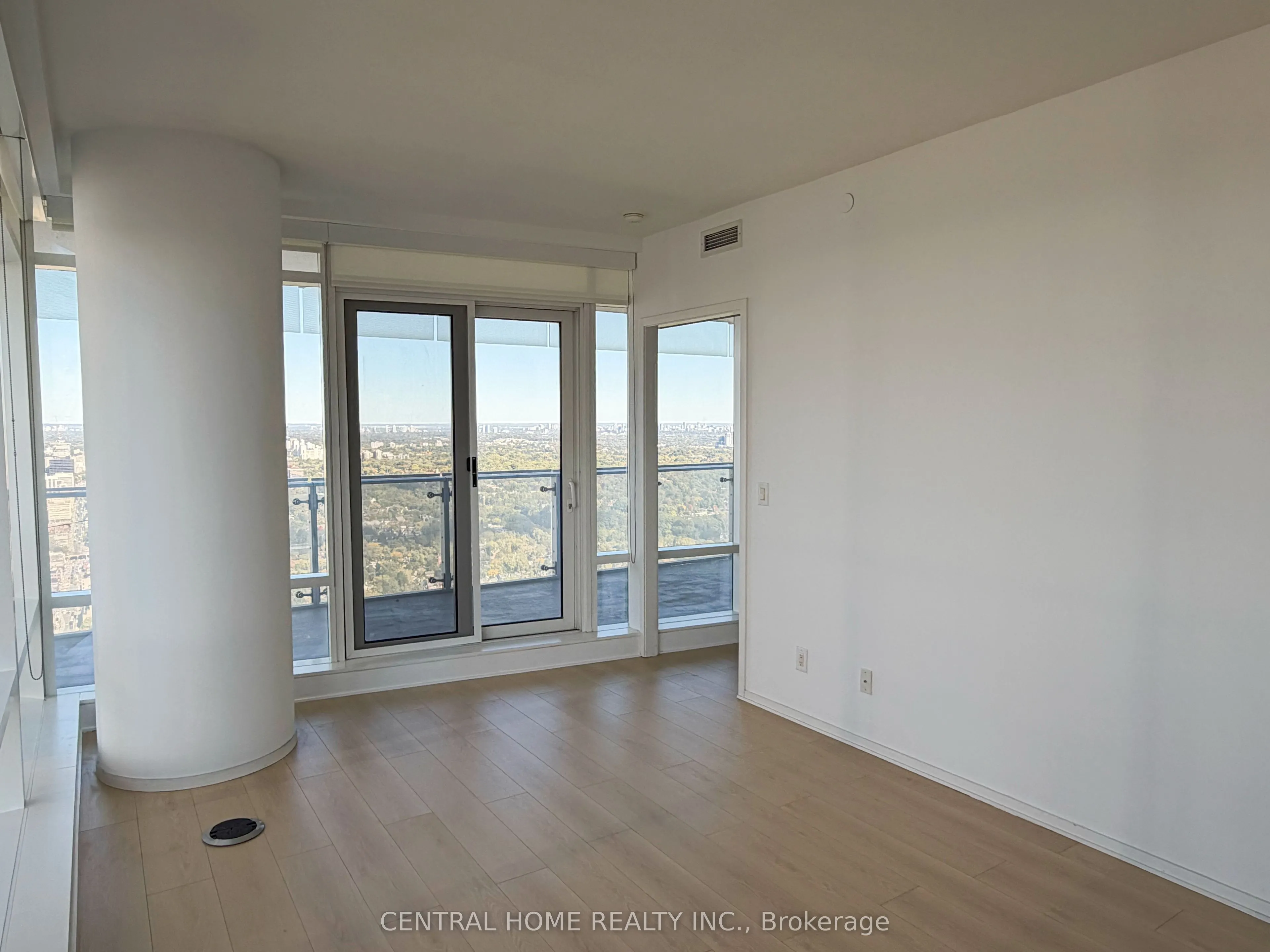 1 Bloor Street E, #5609
