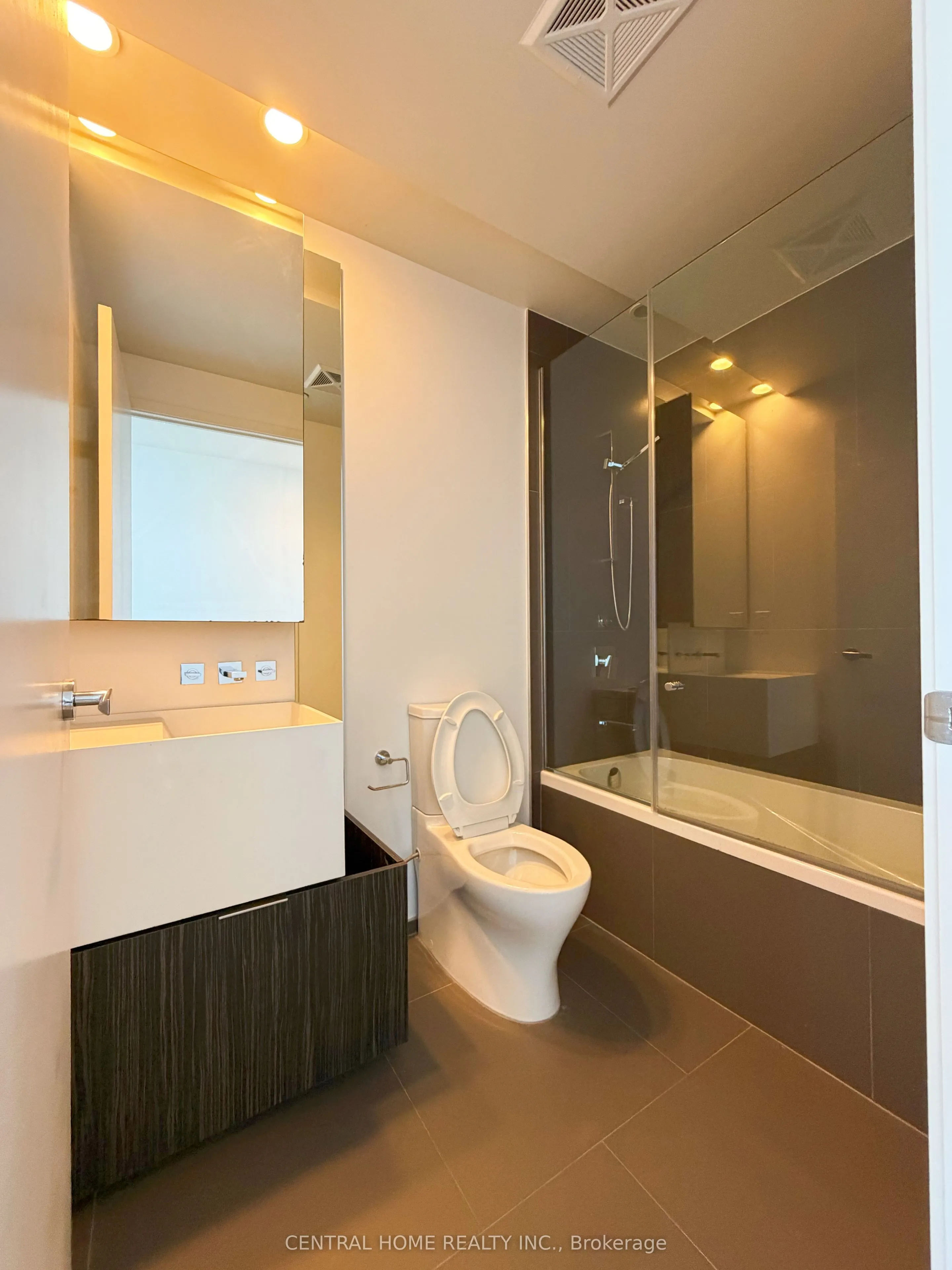 1 Bloor Street E, #5609