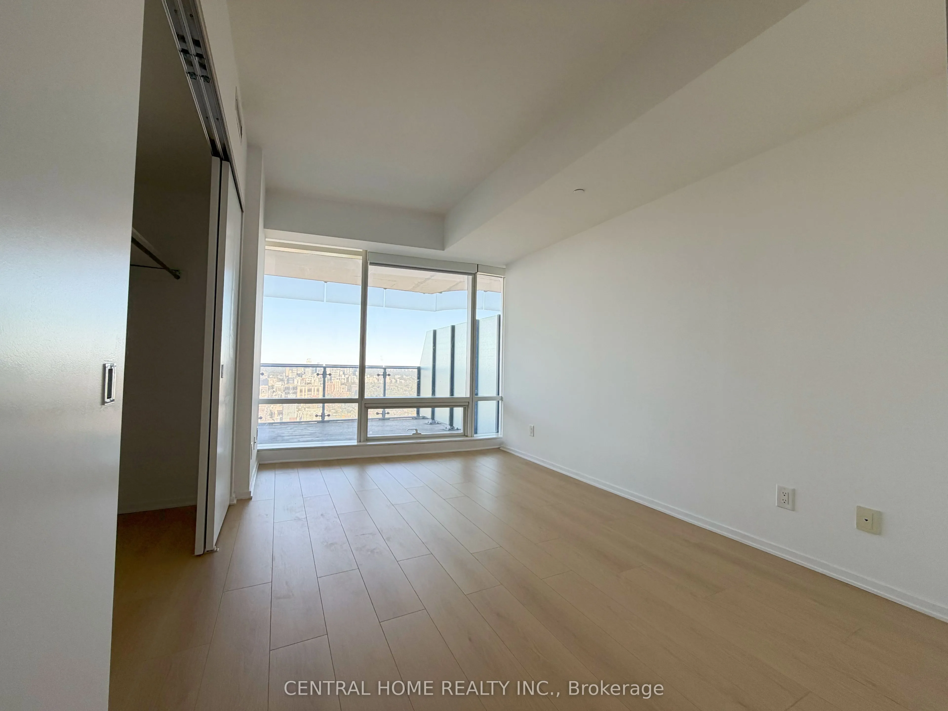 1 Bloor Street E, #5609