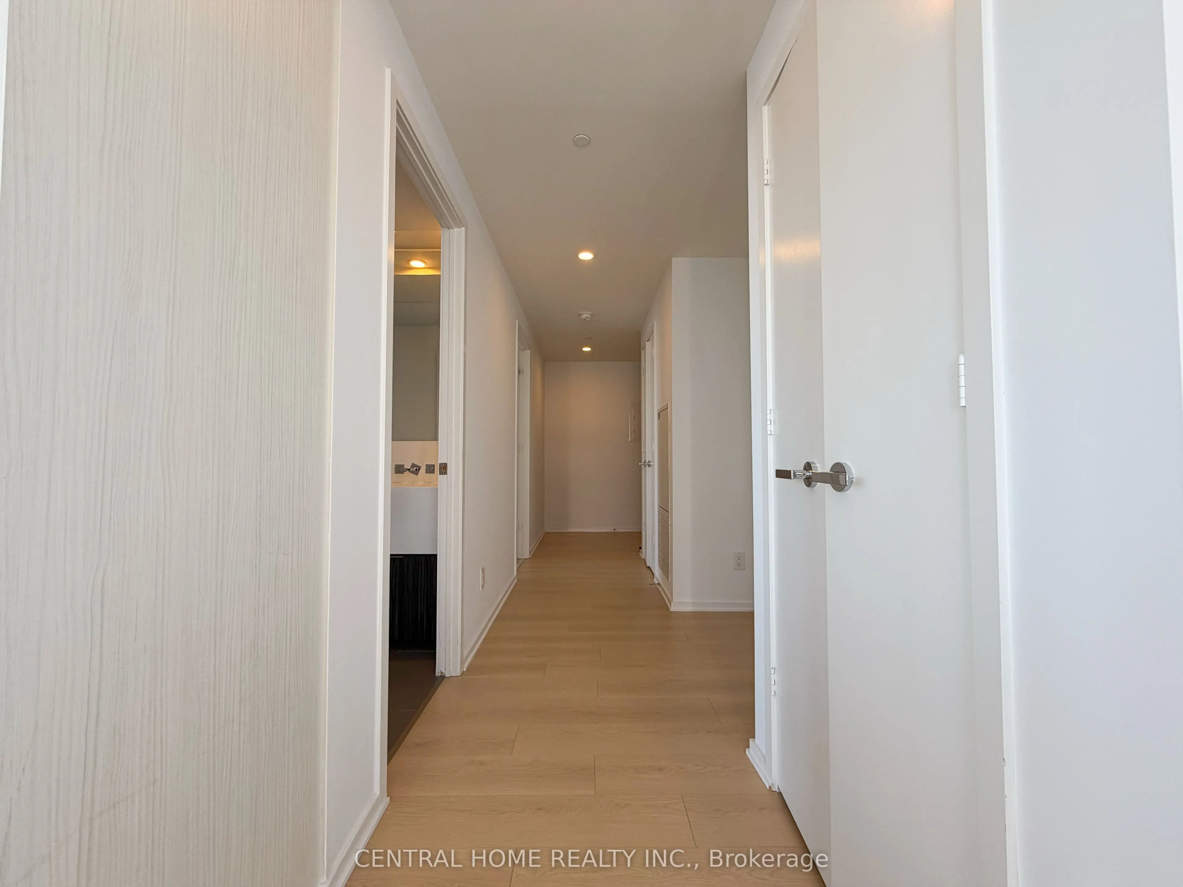 1 Bloor Street E, #5609