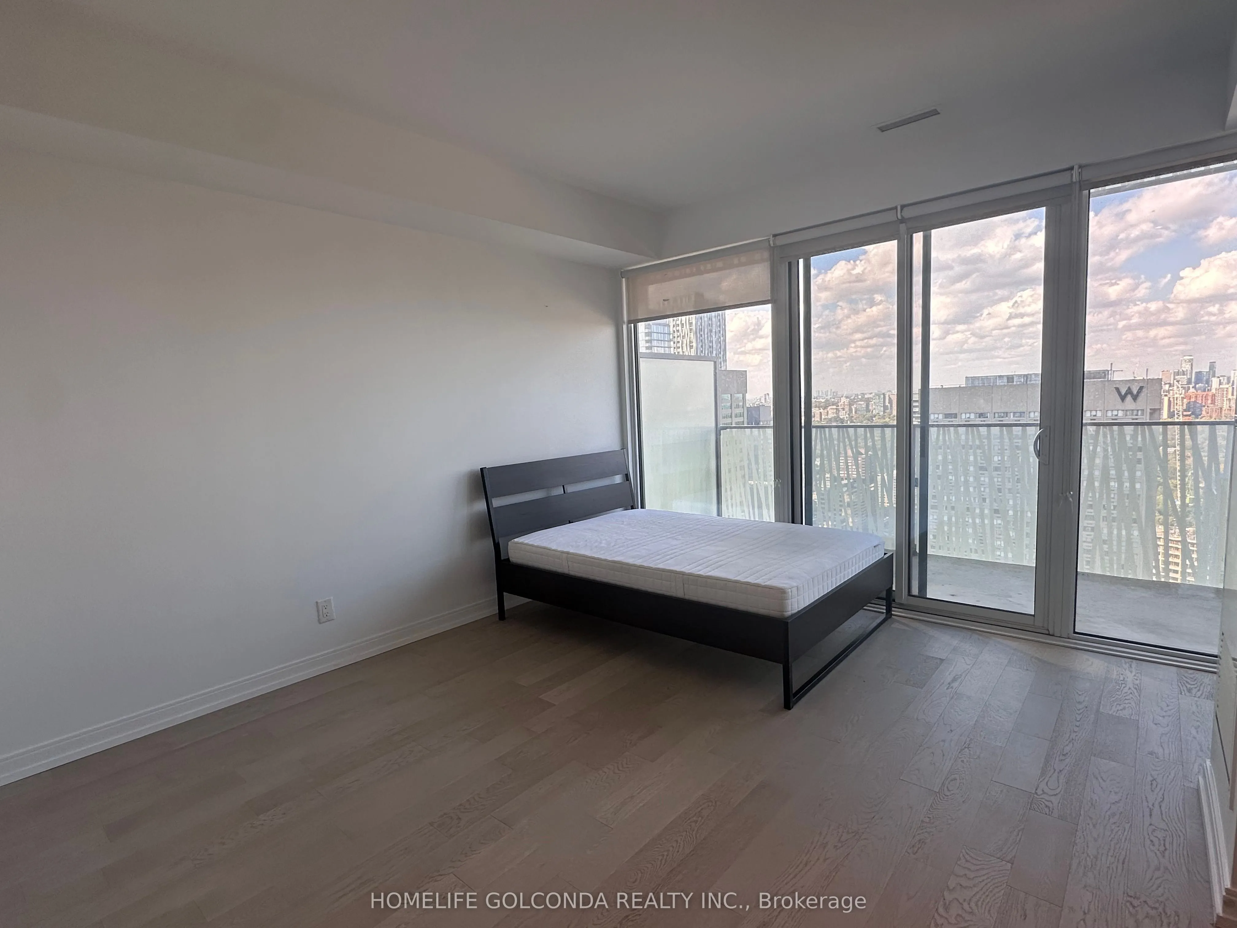 42 Charles Street E, #4107