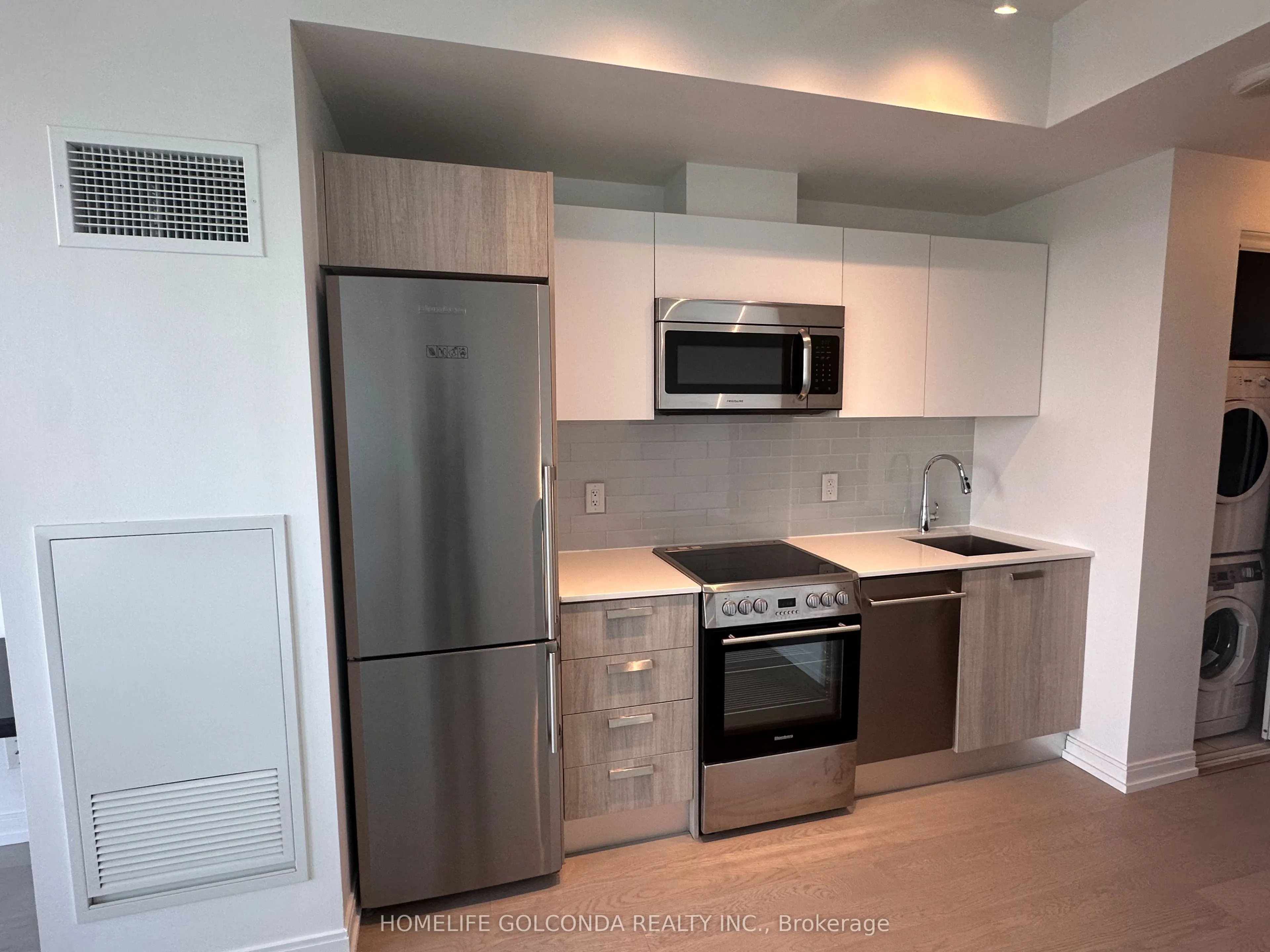 42 Charles Street E, #4107