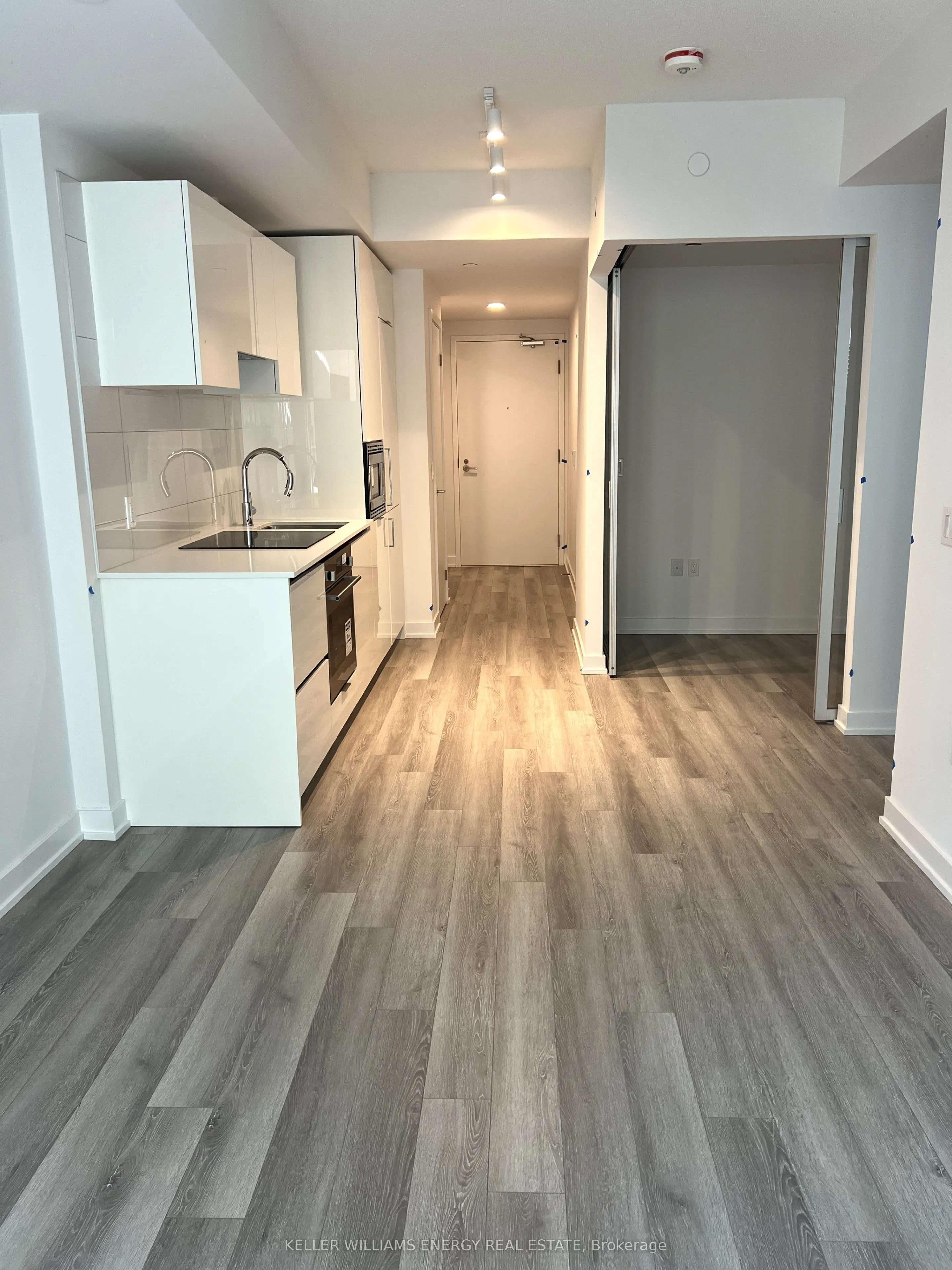 230 Simcoe Street, #1128