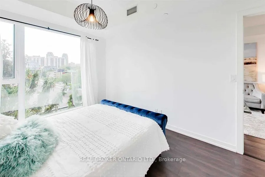 223 St. Clair Avenue W, #603