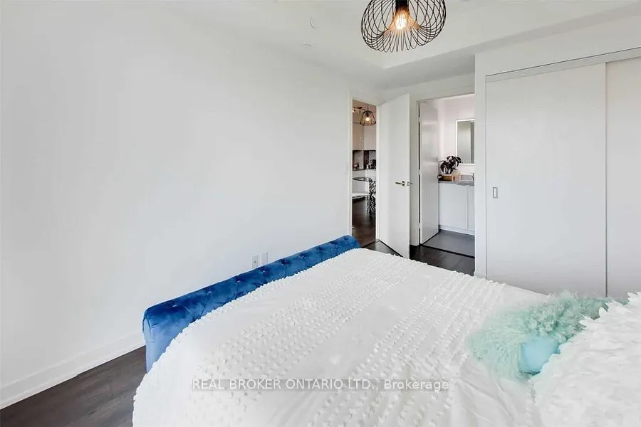 223 St. Clair Avenue W, #603