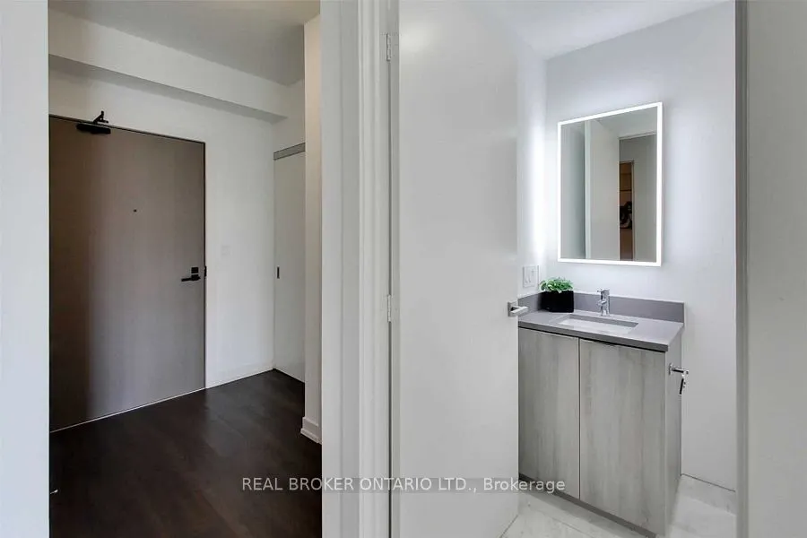 223 St. Clair Avenue W, #603