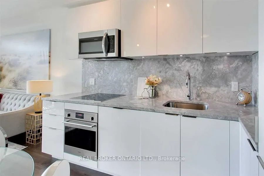 223 St. Clair Avenue W, #603