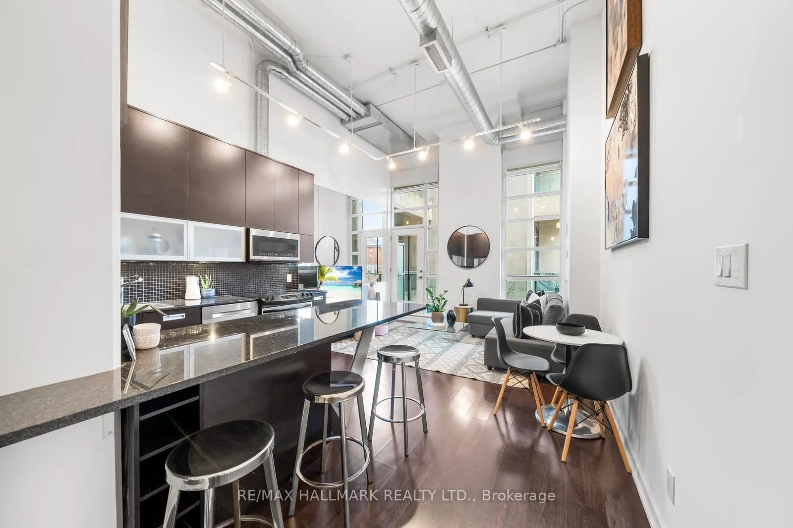 380 Macpherson Avenue, #211