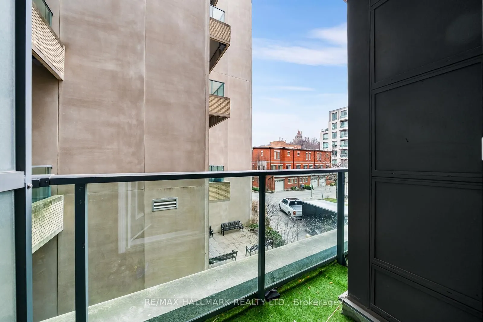 380 Macpherson Avenue, #211