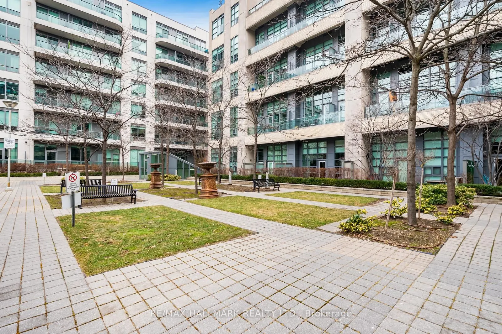 380 Macpherson Avenue, #211