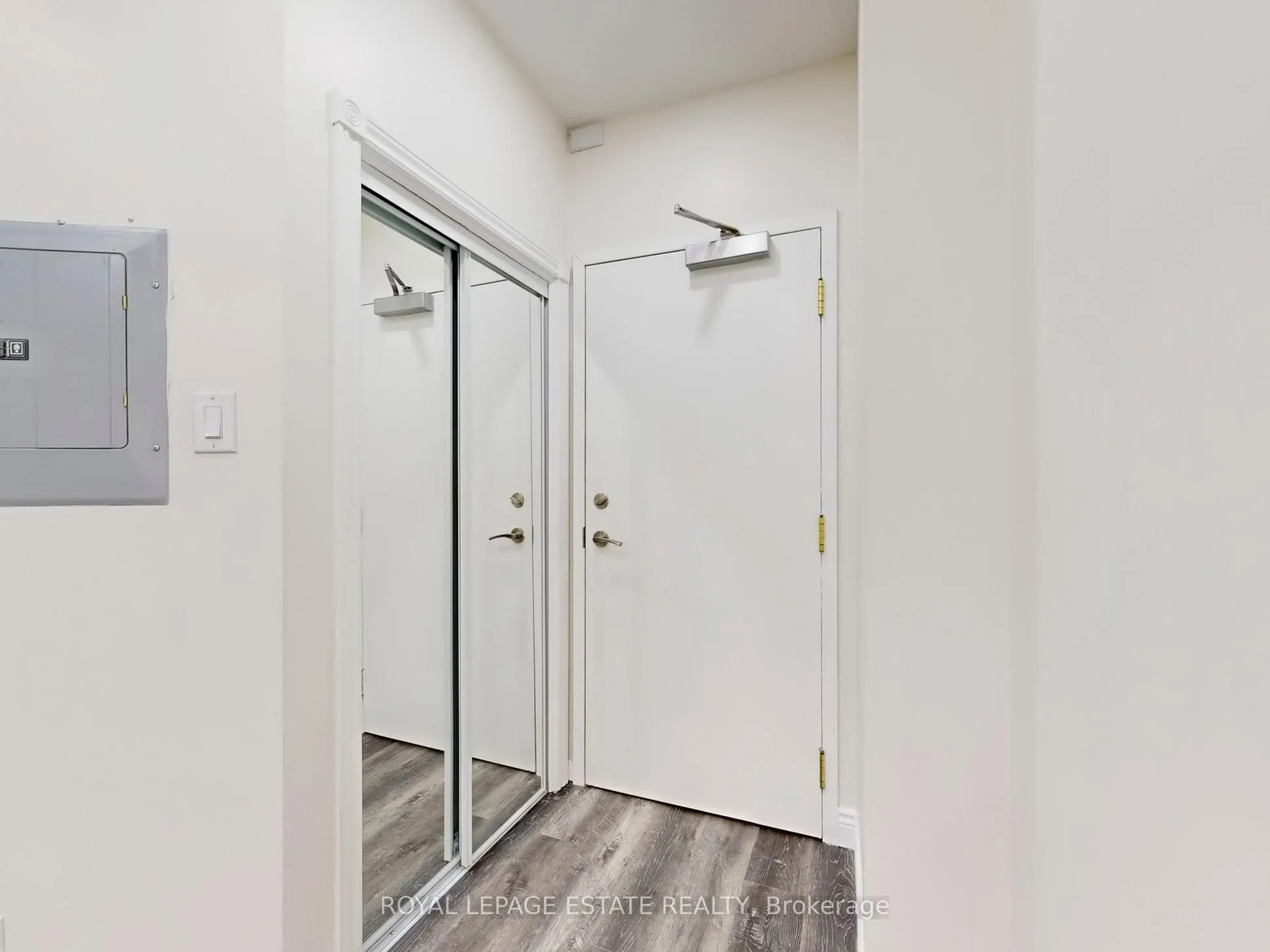 393 King Street W, #607
