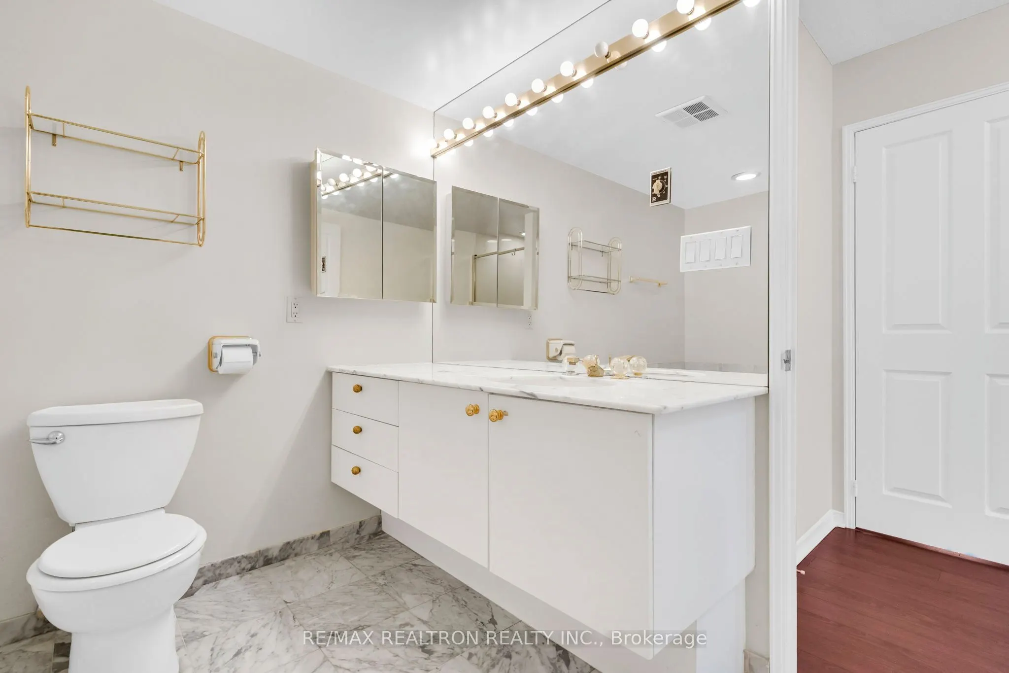 18 Hollywood Avenue, #1108