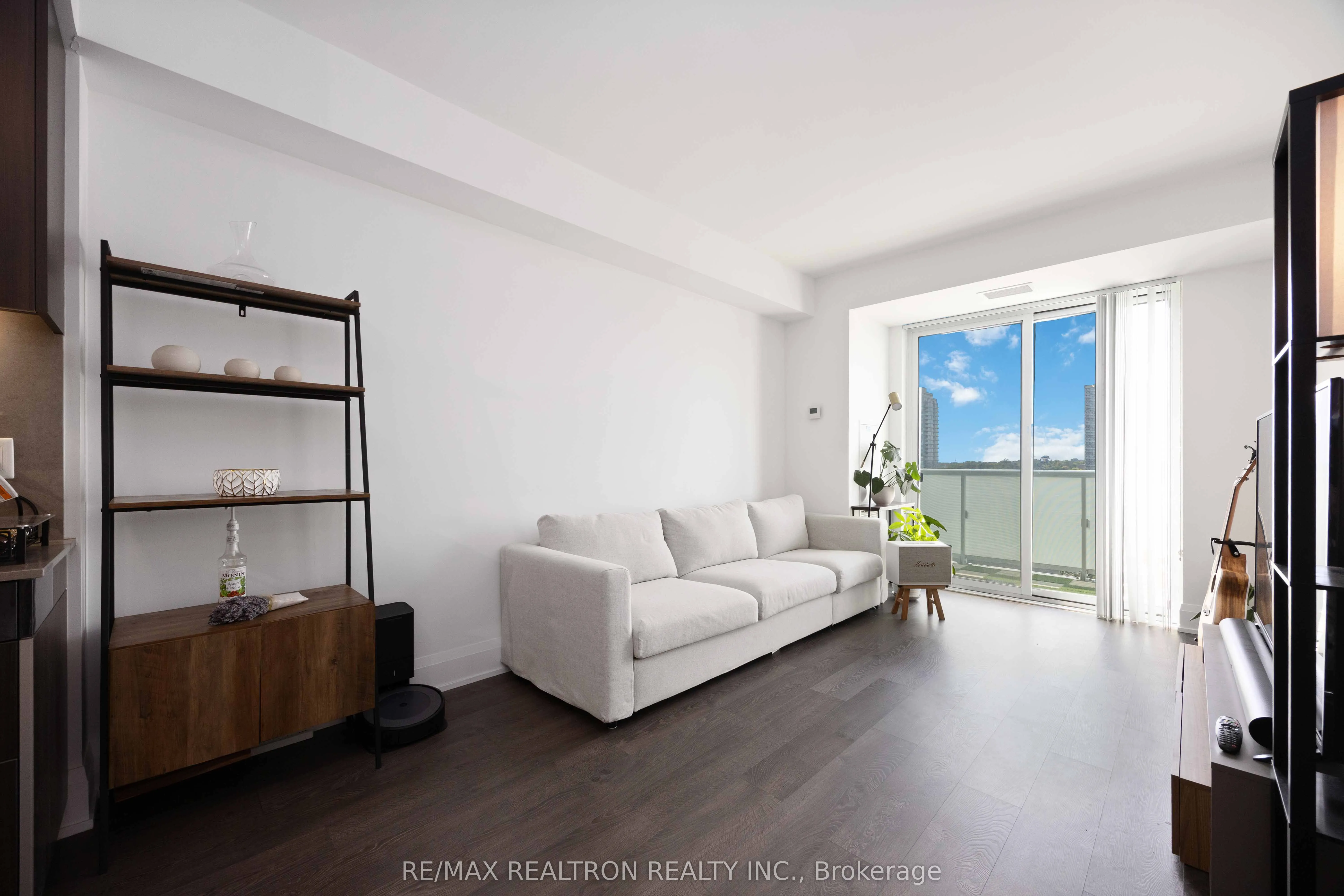 101 Erskine Avenue, #1312