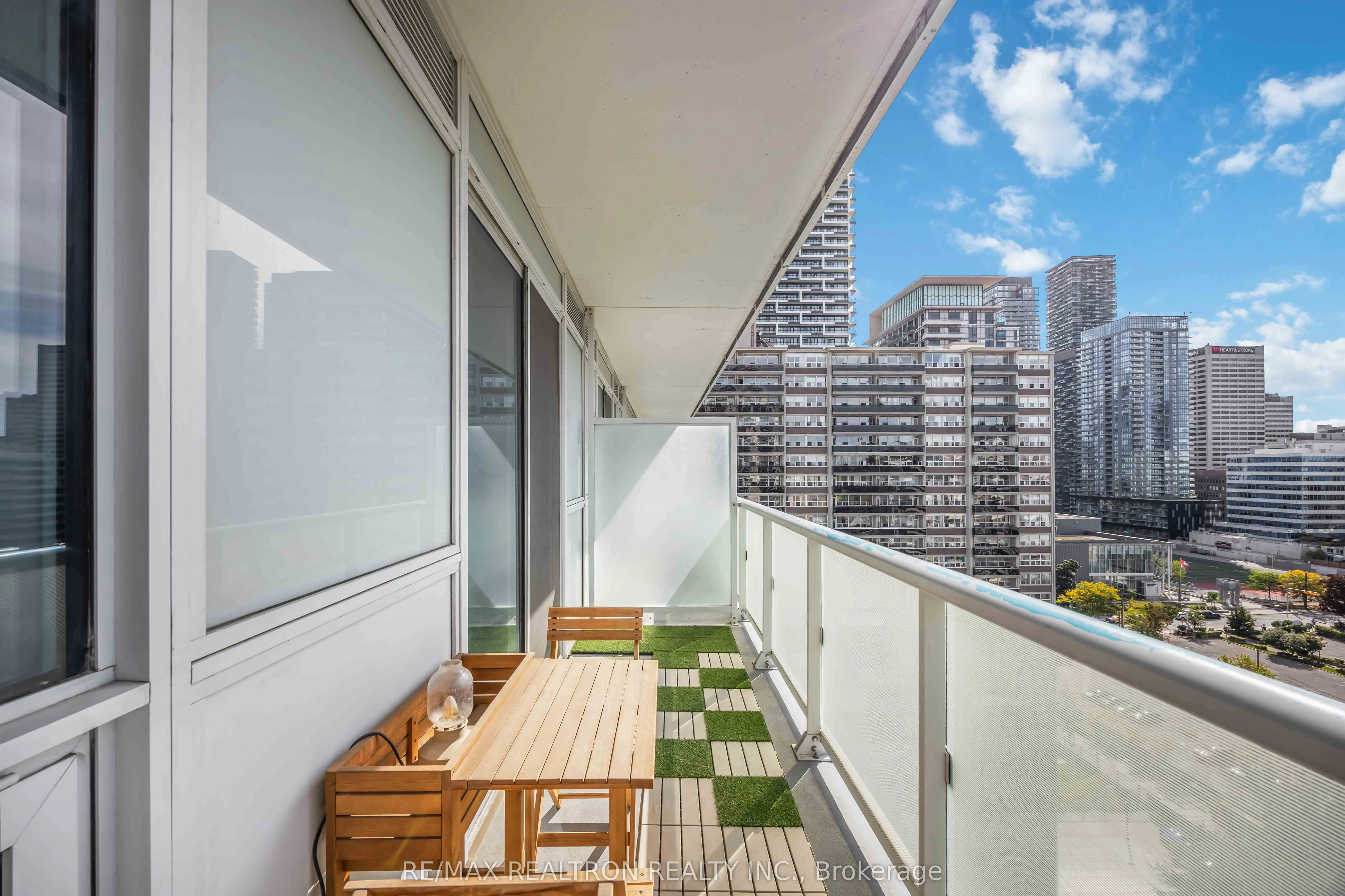 101 Erskine Avenue, #1312