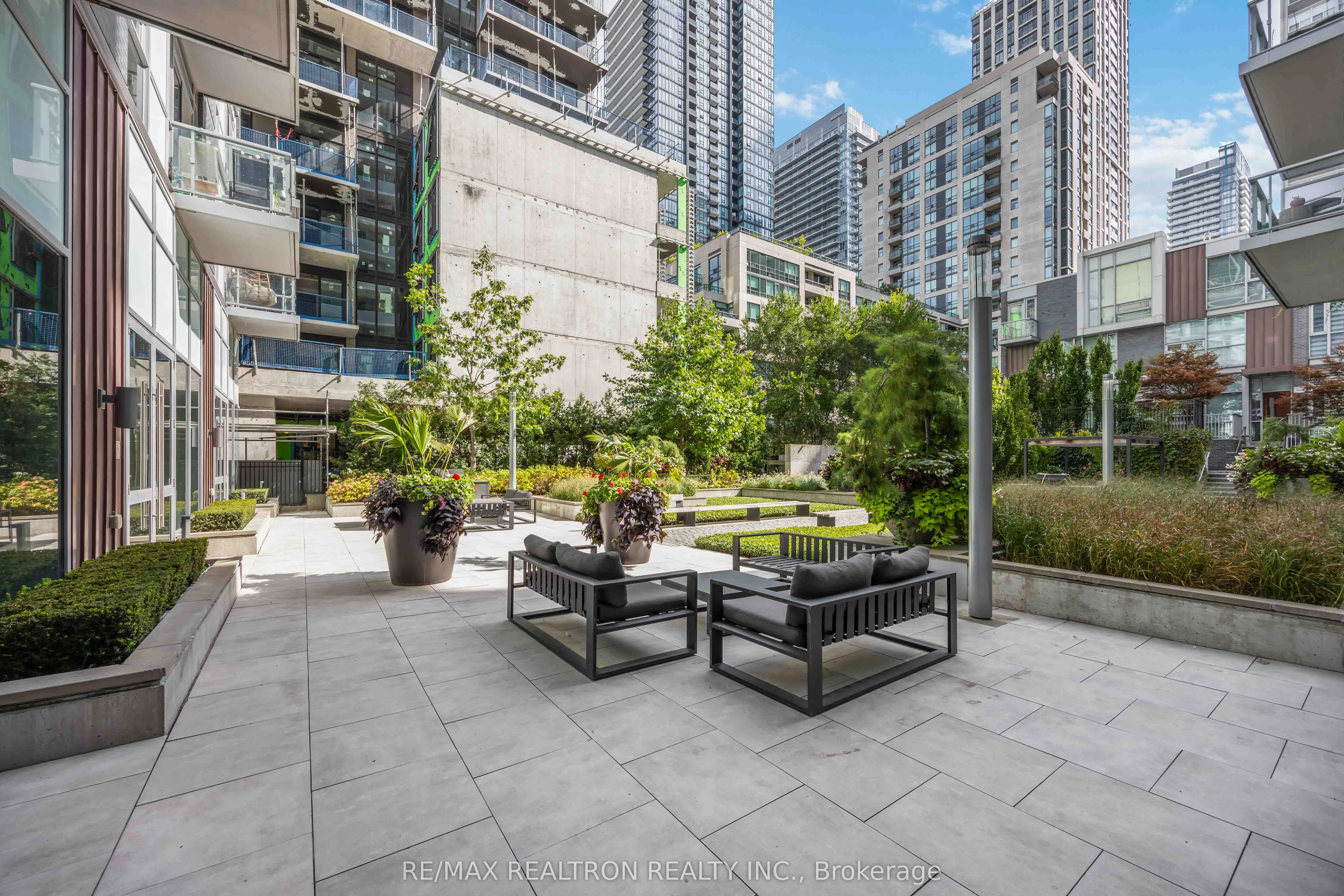 101 Erskine Avenue, #1312