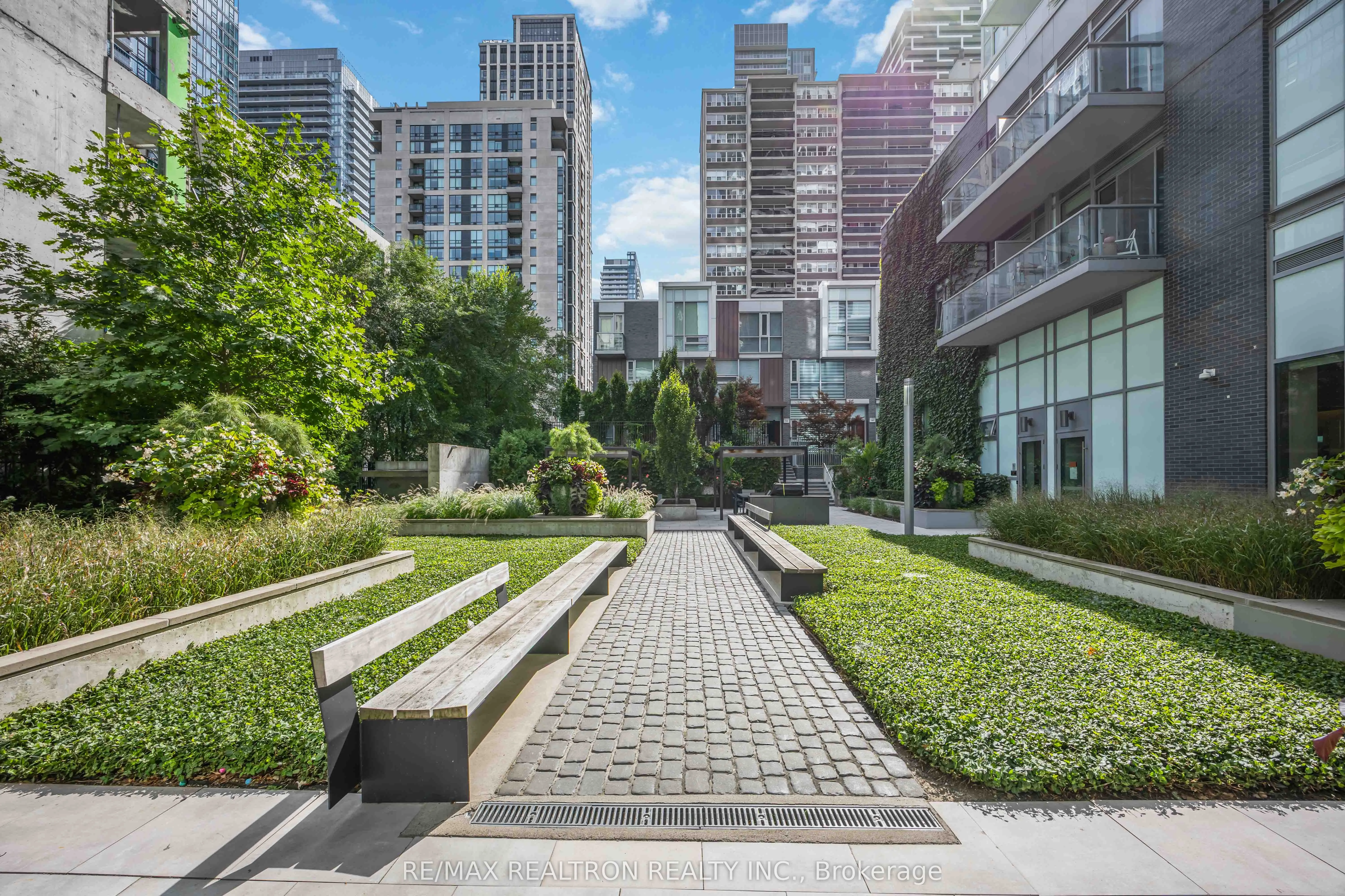 101 Erskine Avenue, #1312