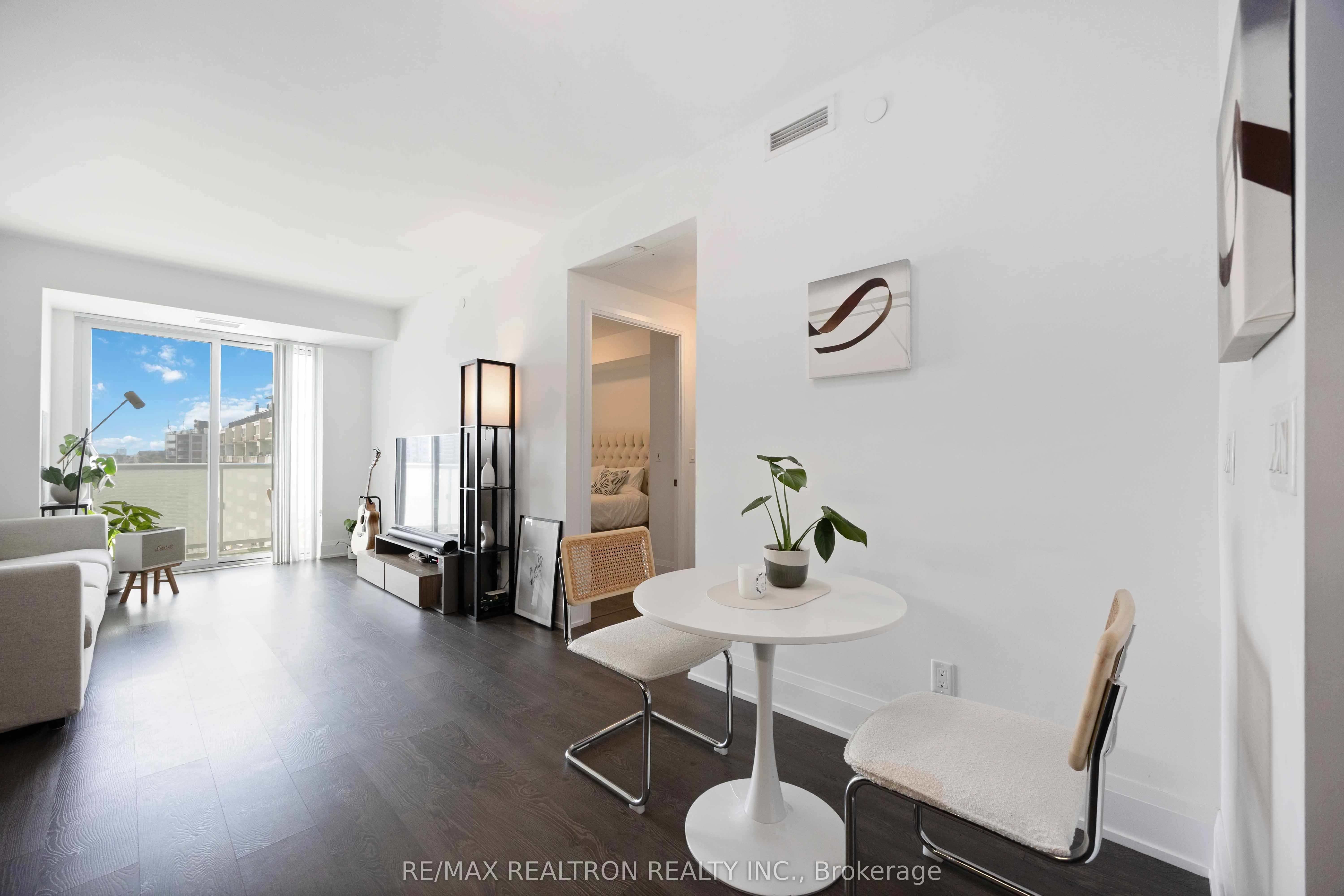 101 Erskine Avenue, #1312