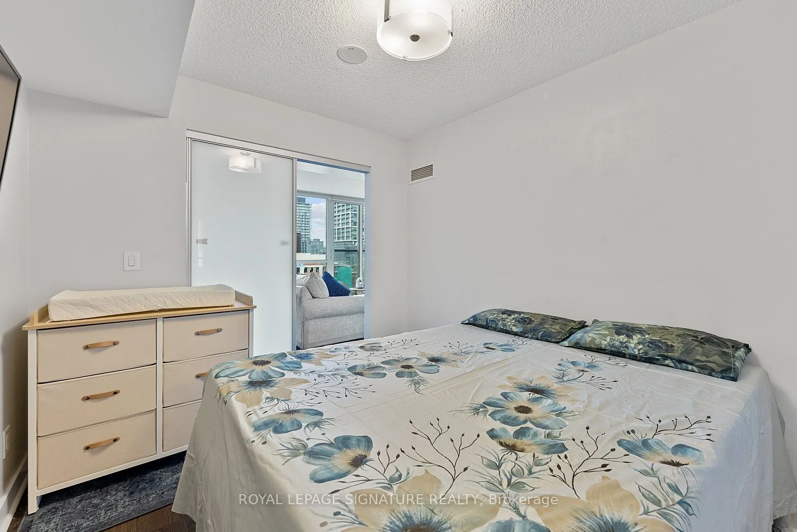 320 Richmond Street E, #718