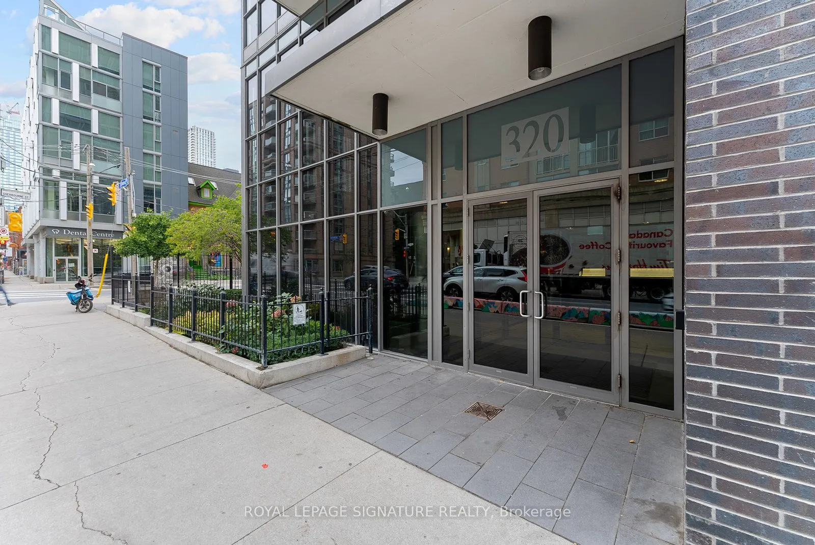 320 Richmond Street E, #718