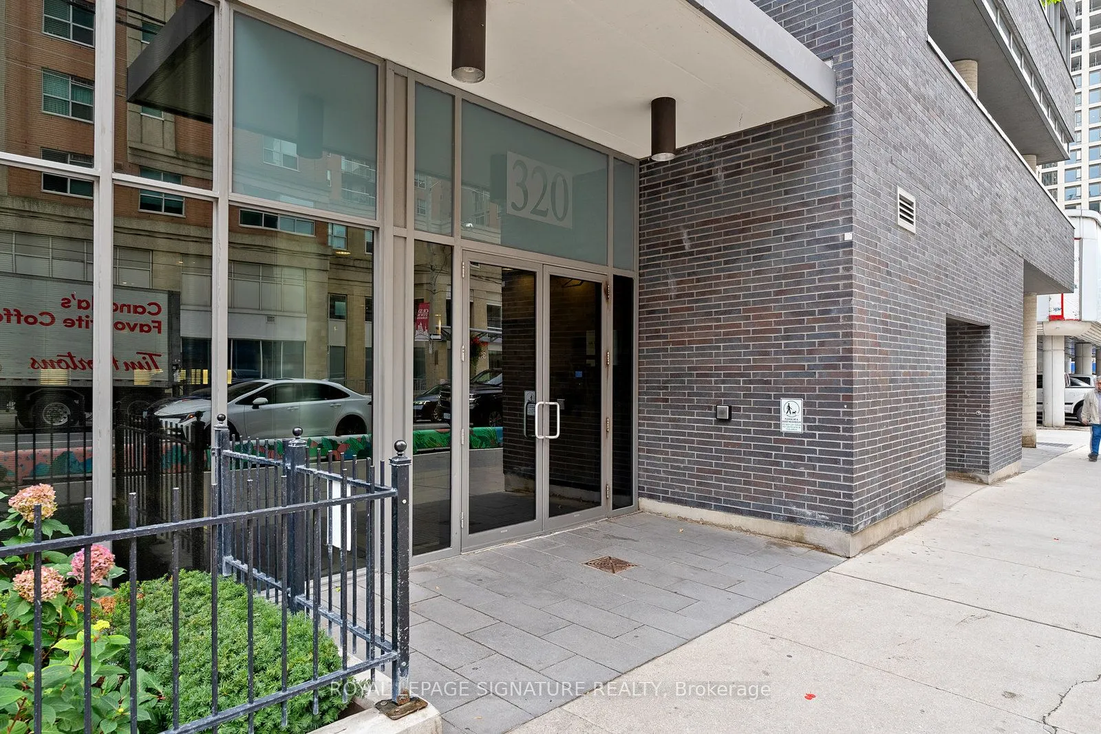 320 Richmond Street E, #718