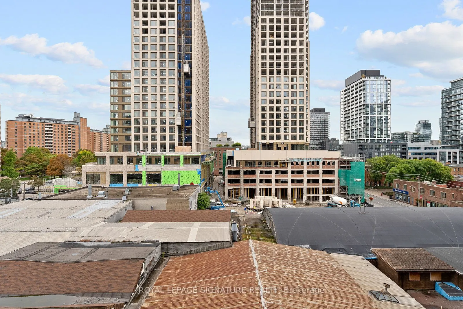 320 Richmond Street E, #718